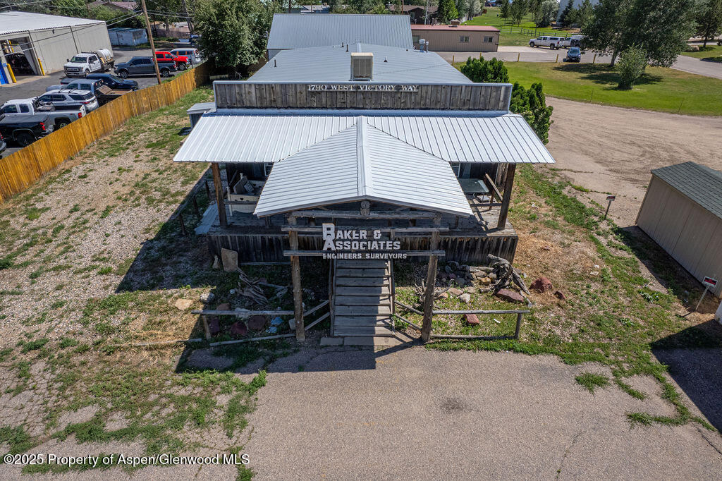1790 W Victory Way — photo