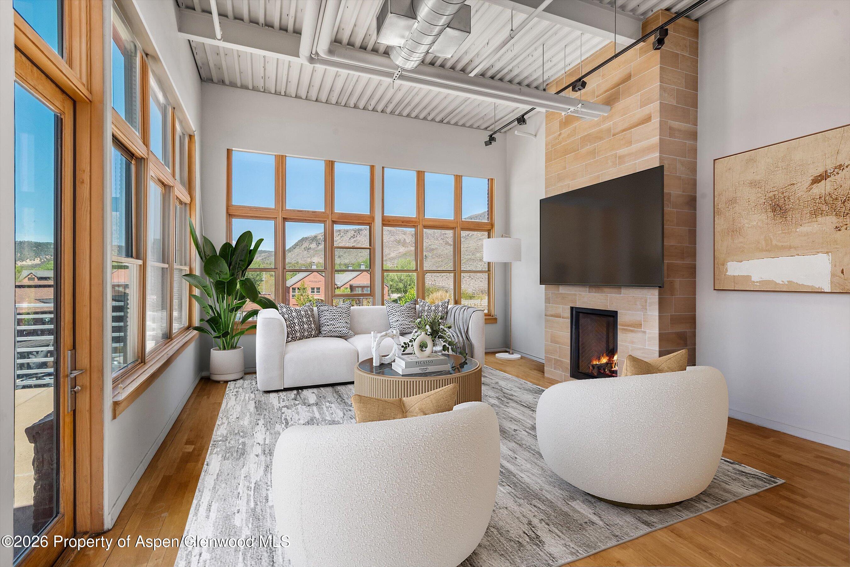 231 Robinson Street R-312 — photo
