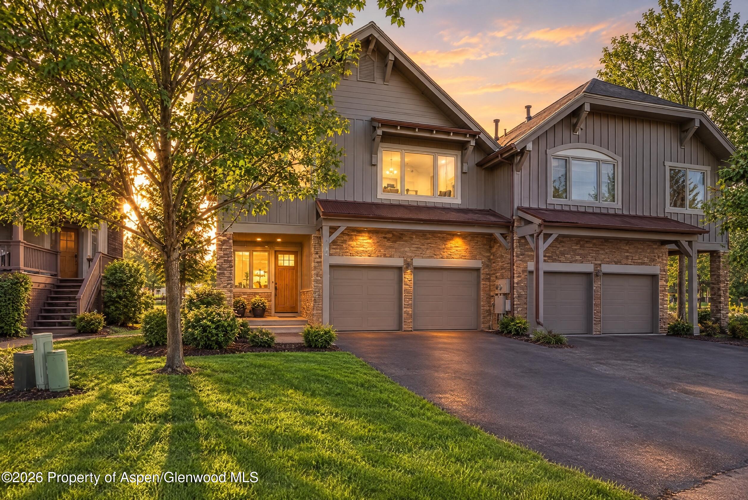 1276 Crystal Bluffs Loop — photo
