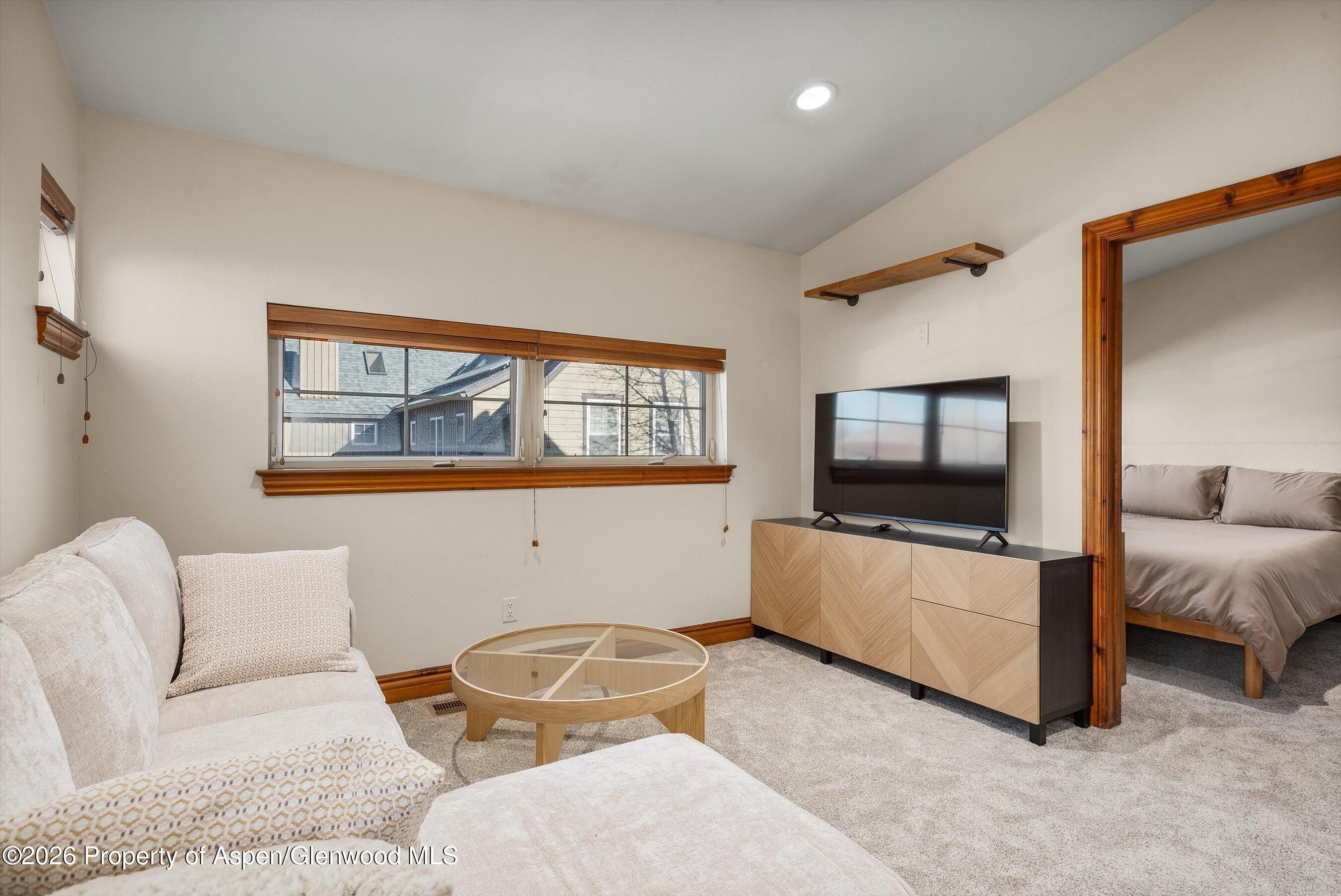 225 Juniper Court Unit B — photo