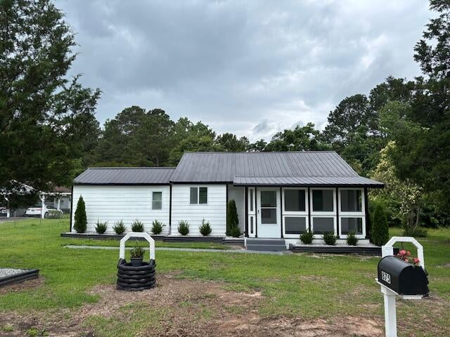 875 Earle Street — photo