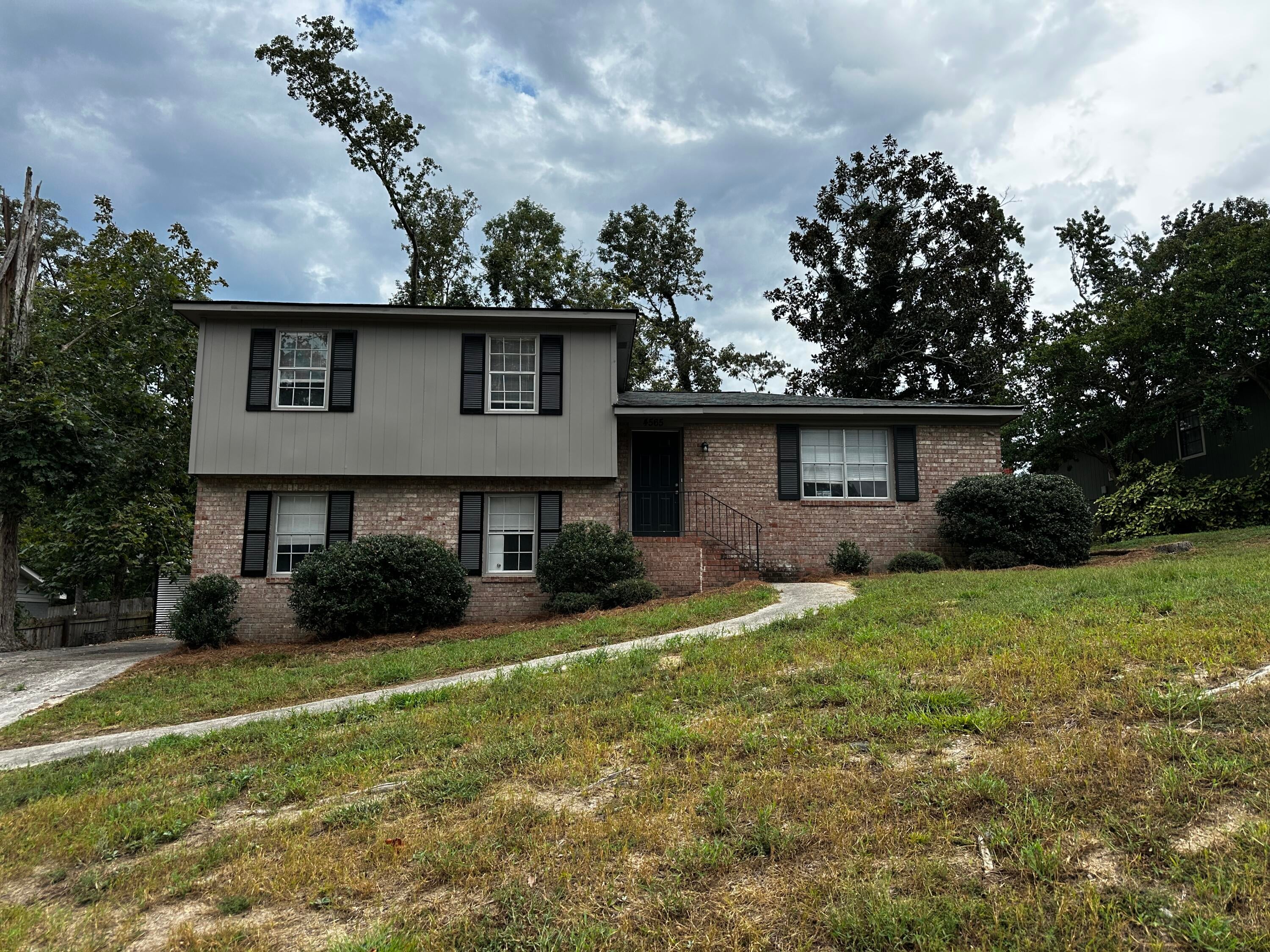 4565 Rockdale Court — photo
