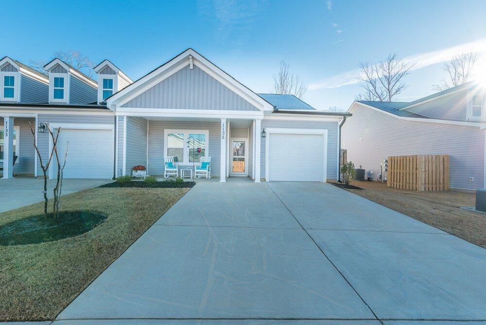 1135 Clareton Drive — photo