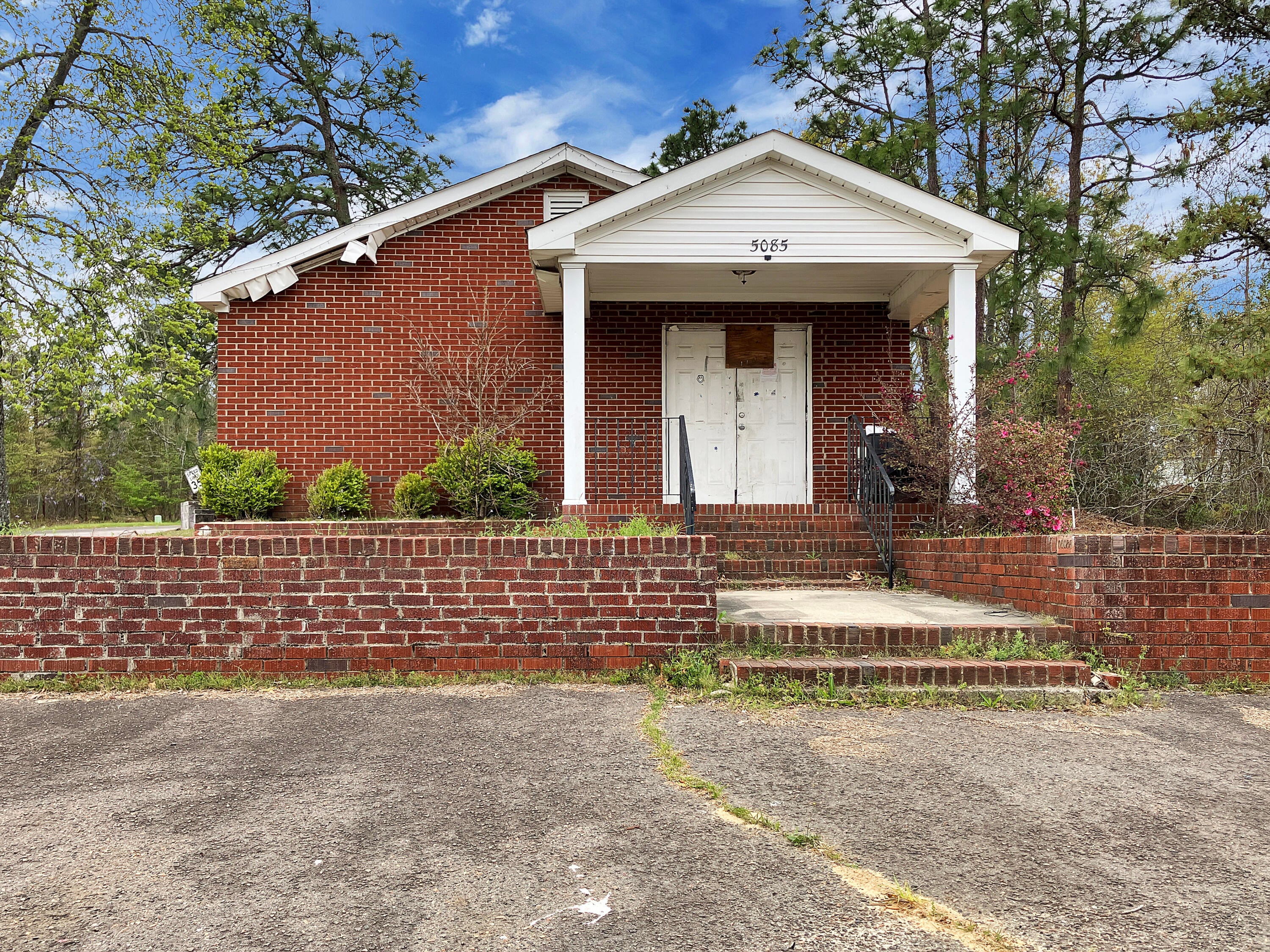 5085 Whiskey Road — photo