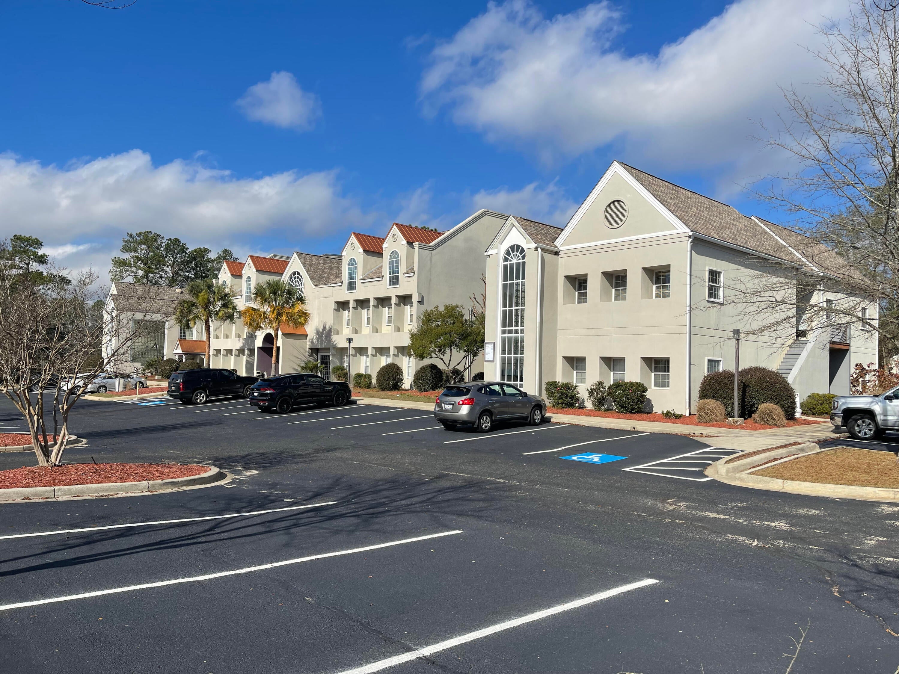 6000 Woodside Executive Court — photo