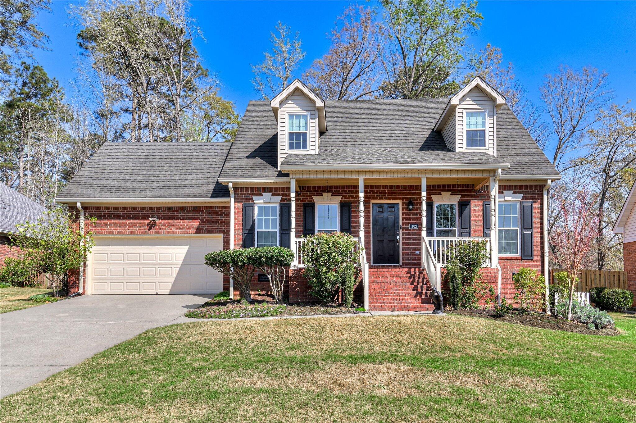 1103 Woodruff Way — photo