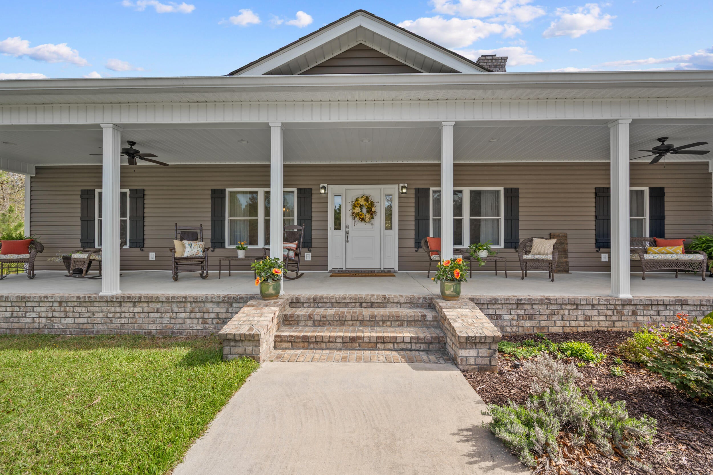 2229 Andrews Circle — photo