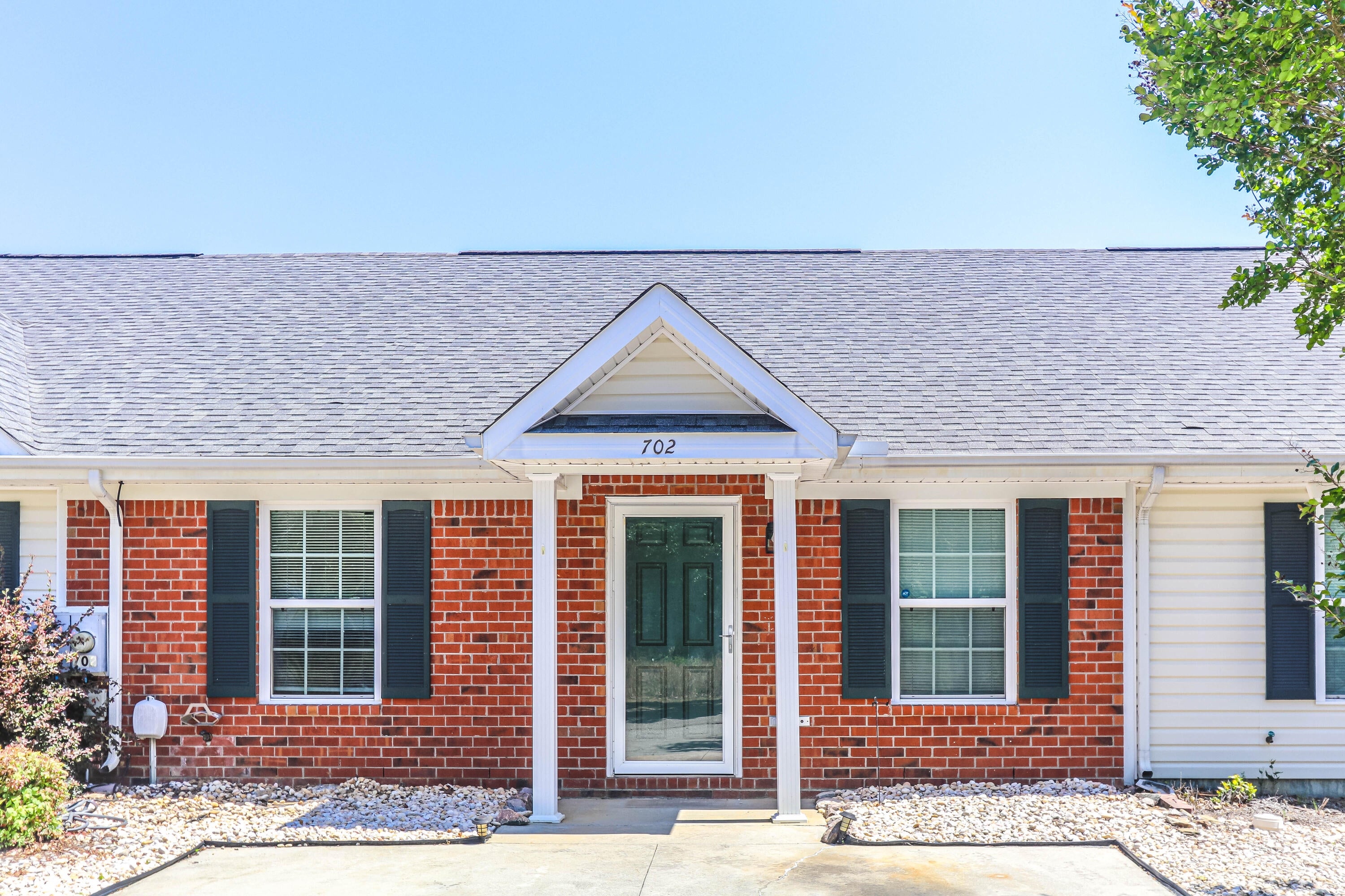702 Creekside Drive — photo