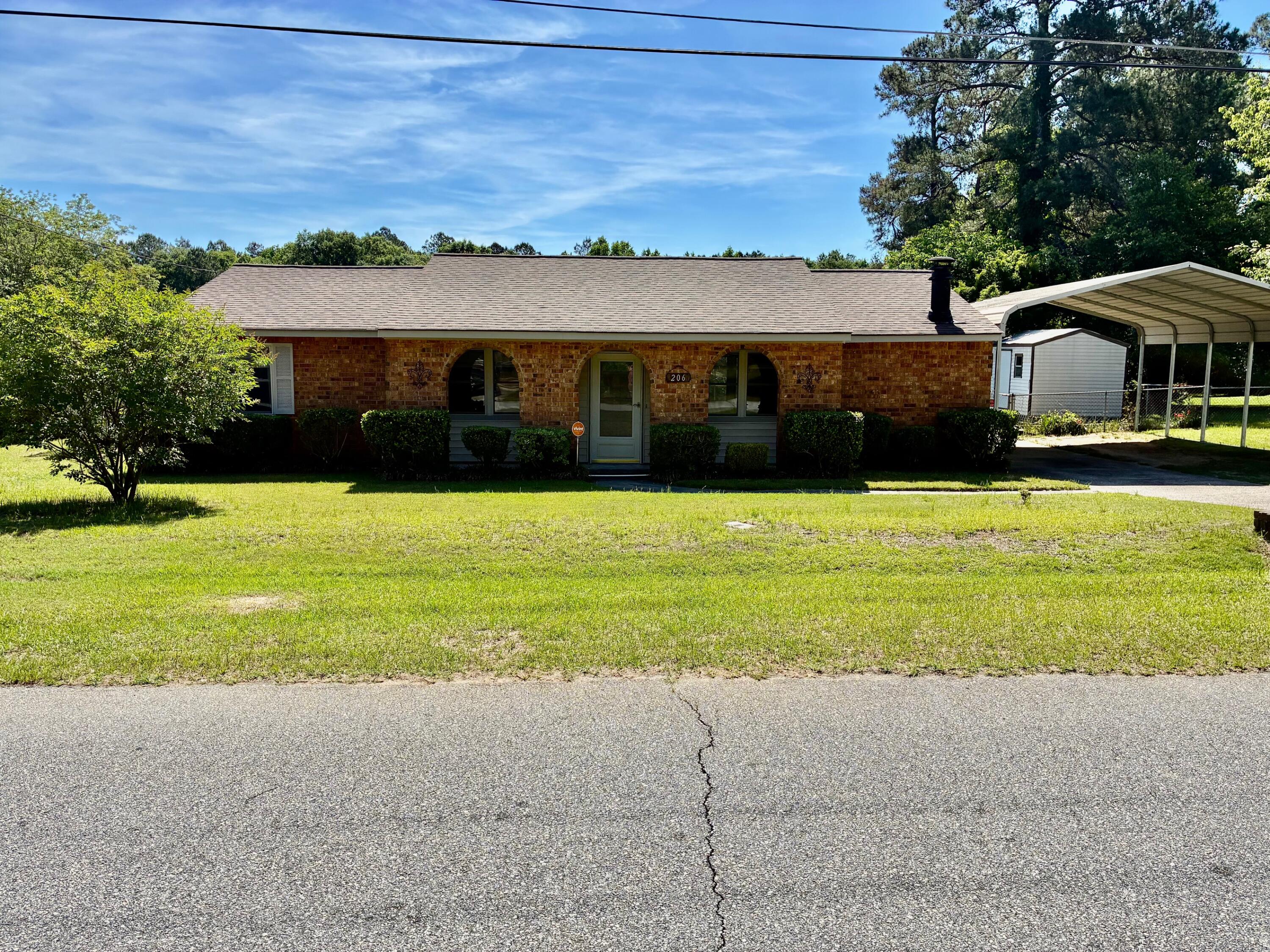 206 Pineview Drive — photo
