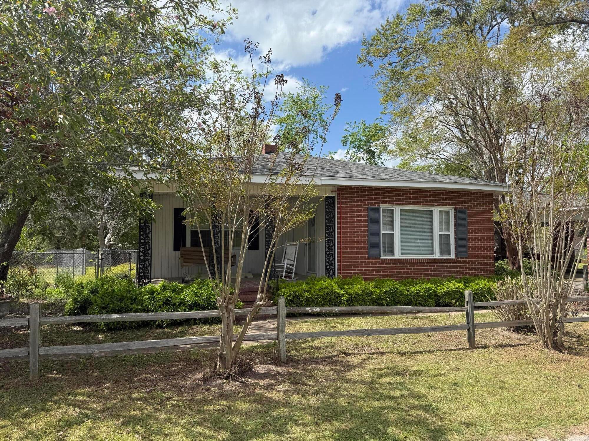 641 S Masonic Street — photo