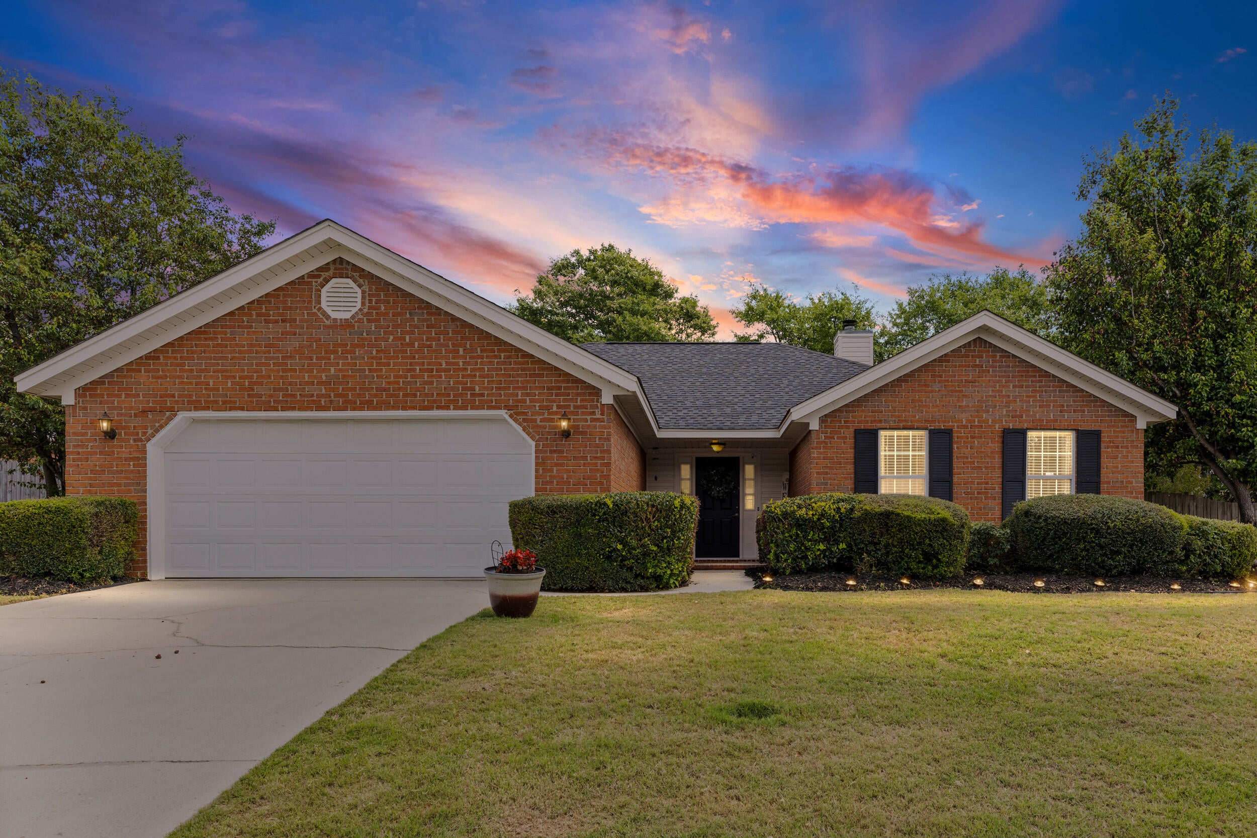 814 Stoneview Drive — photo