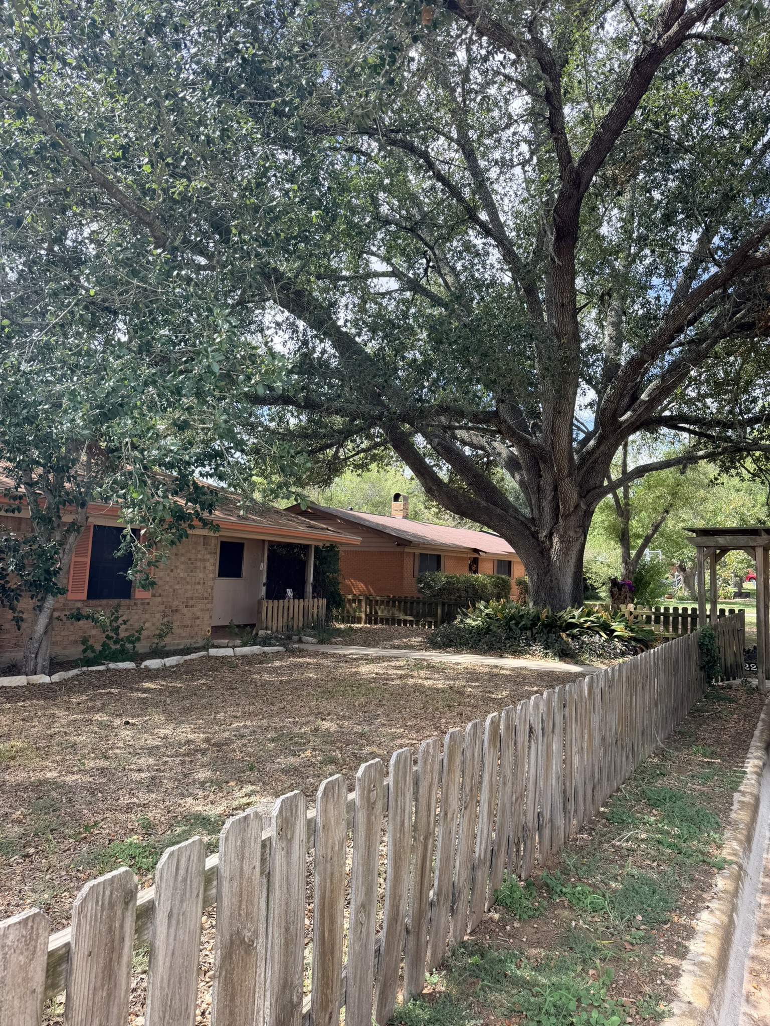 220 Parkview Drive, Luling, TX 78648 — photo 3