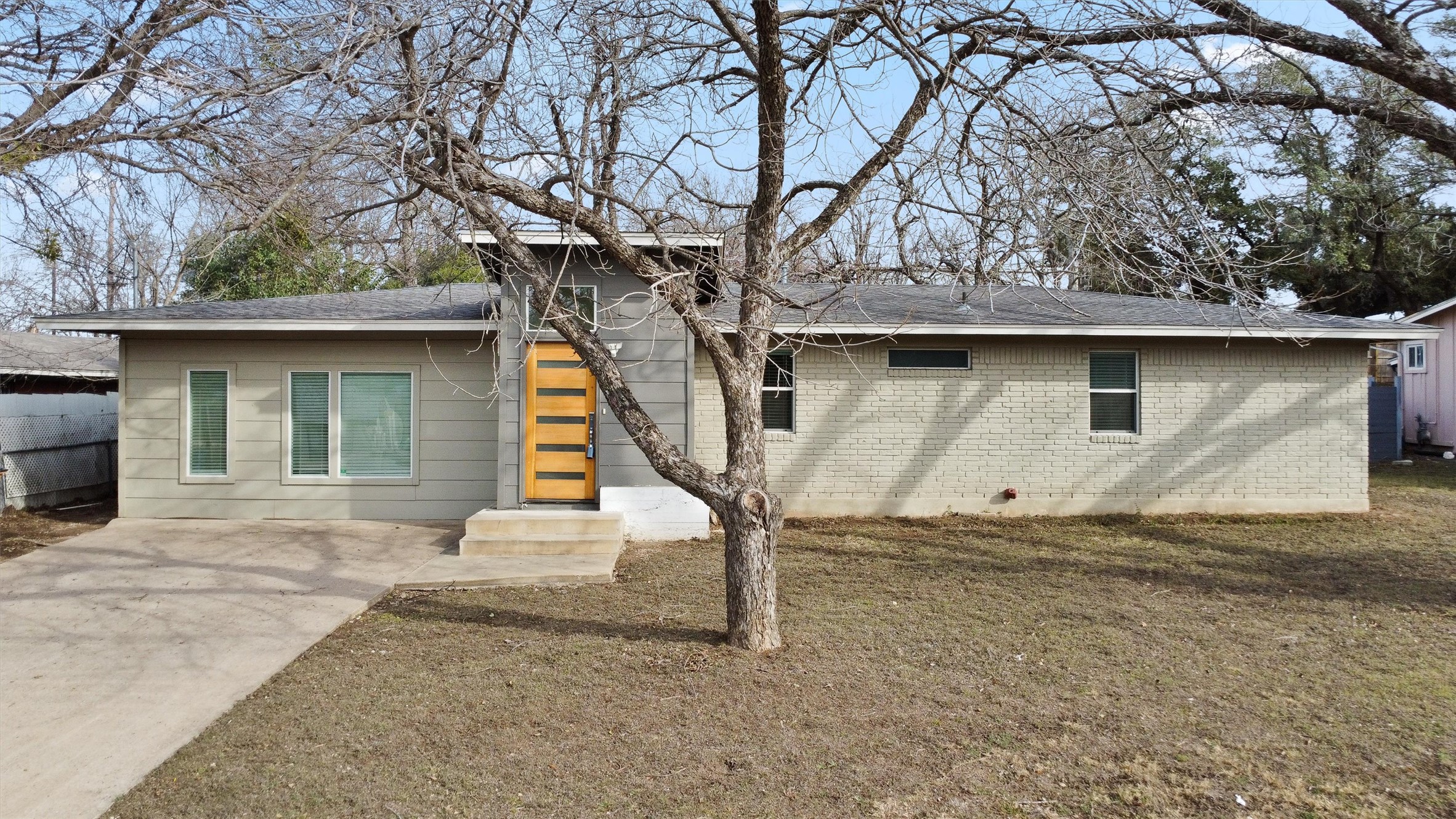 11907 Pollyanna Ave — photo