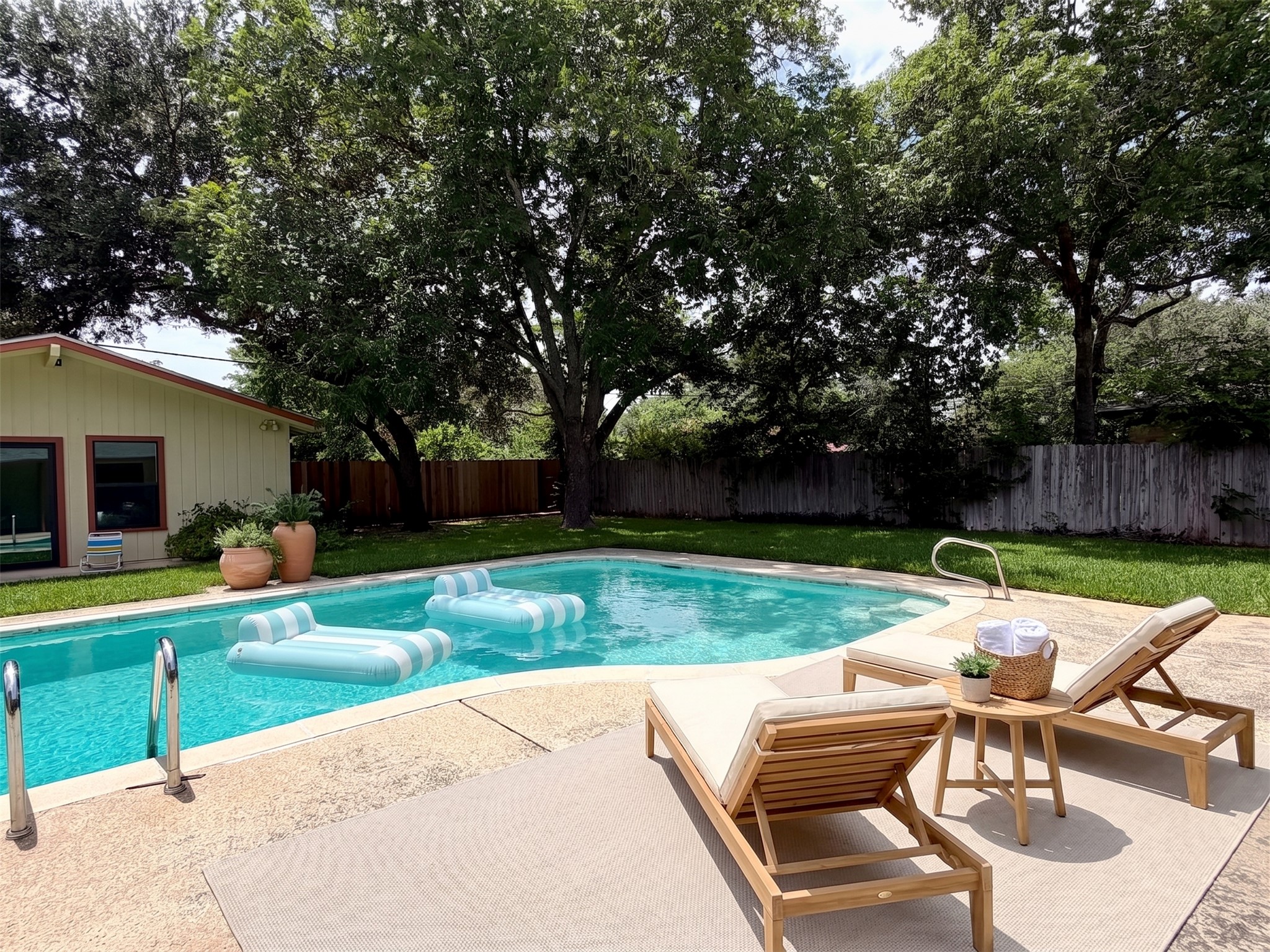 141 Oaklane Dr — photo