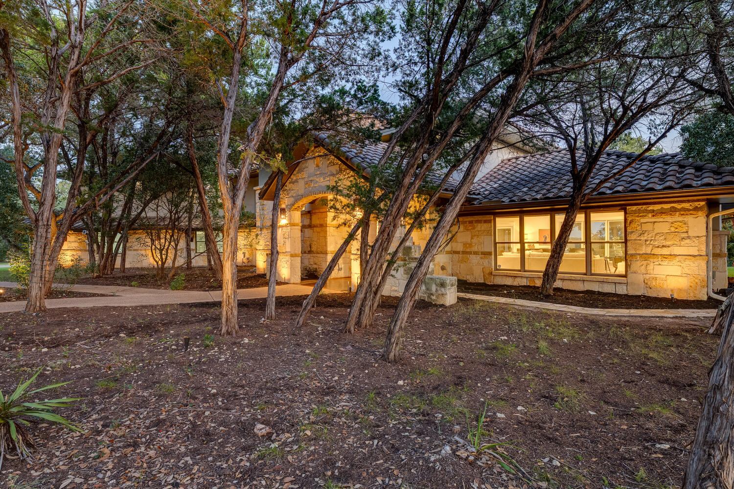 813 Moonlight Bay Dr — photo