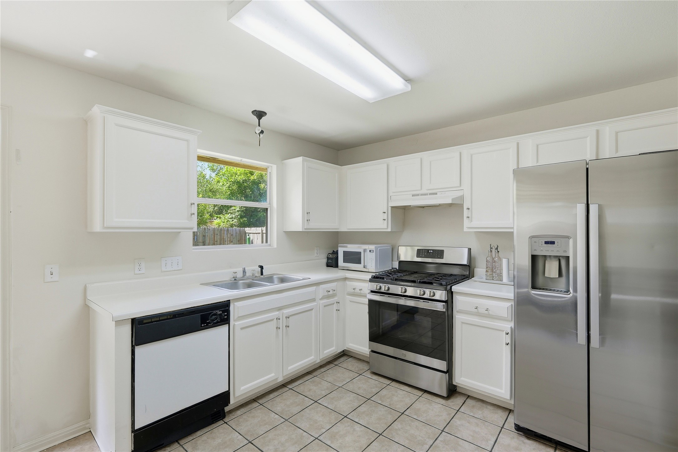 310 Raintree Dr — photo