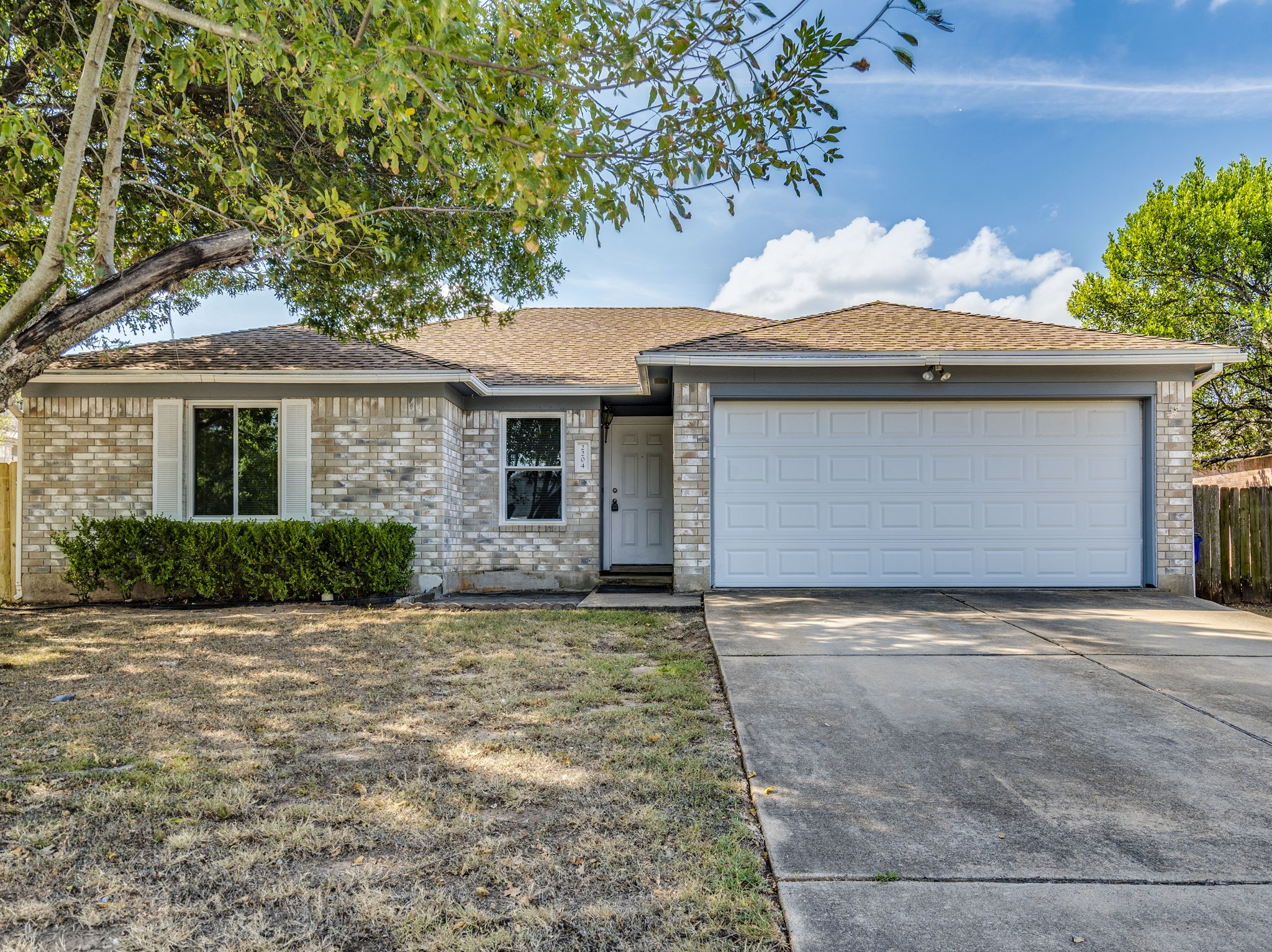2204 Clayton Way — photo