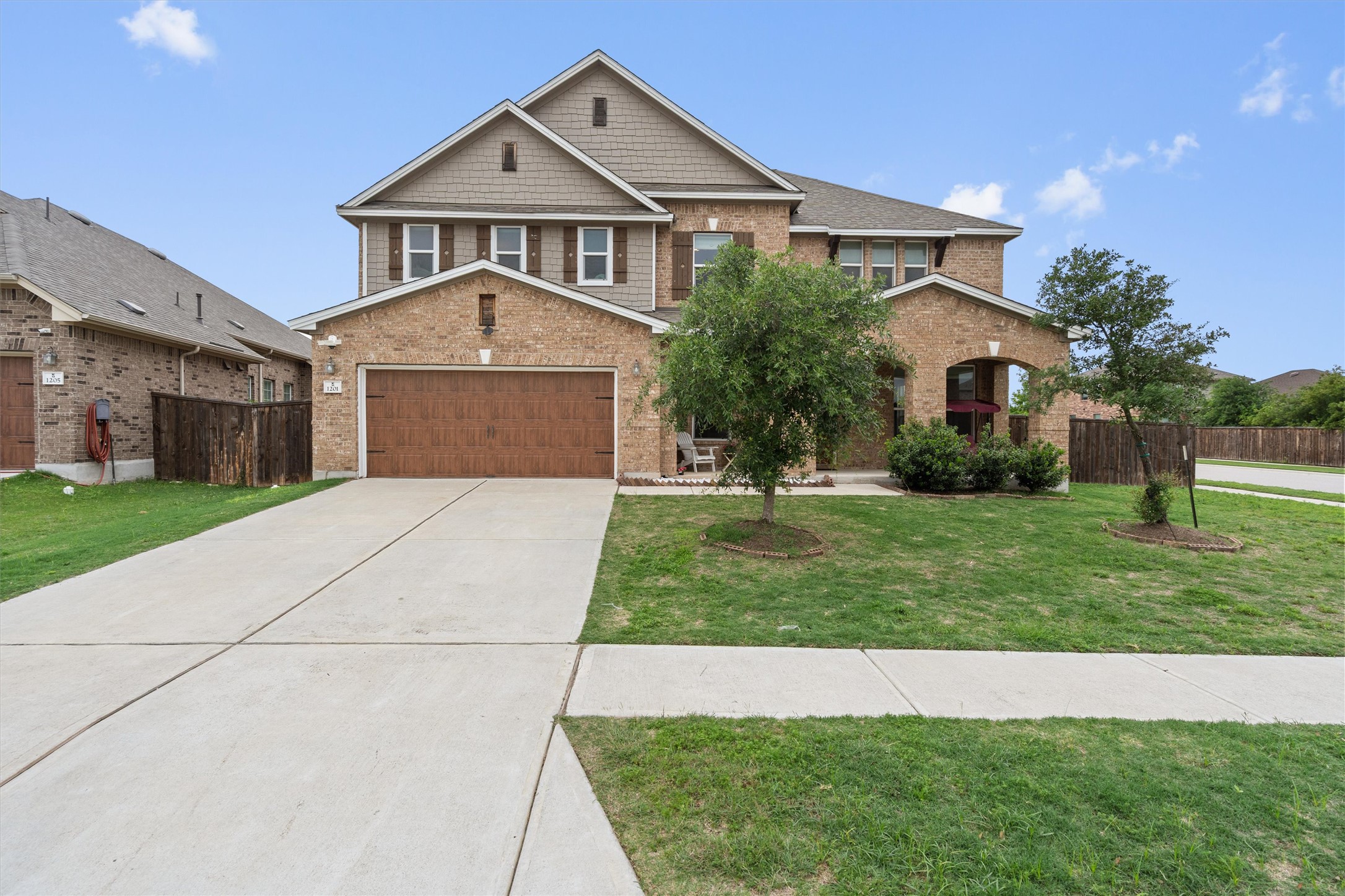 1201 Euless Ln — photo