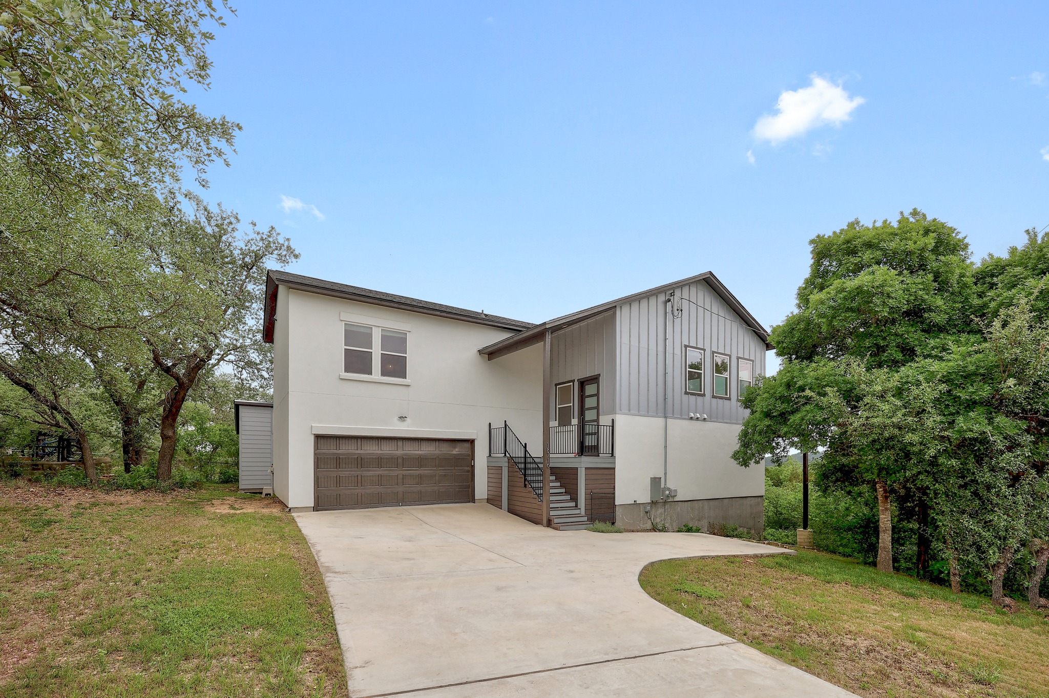 18716 W Lakeview Dr — photo