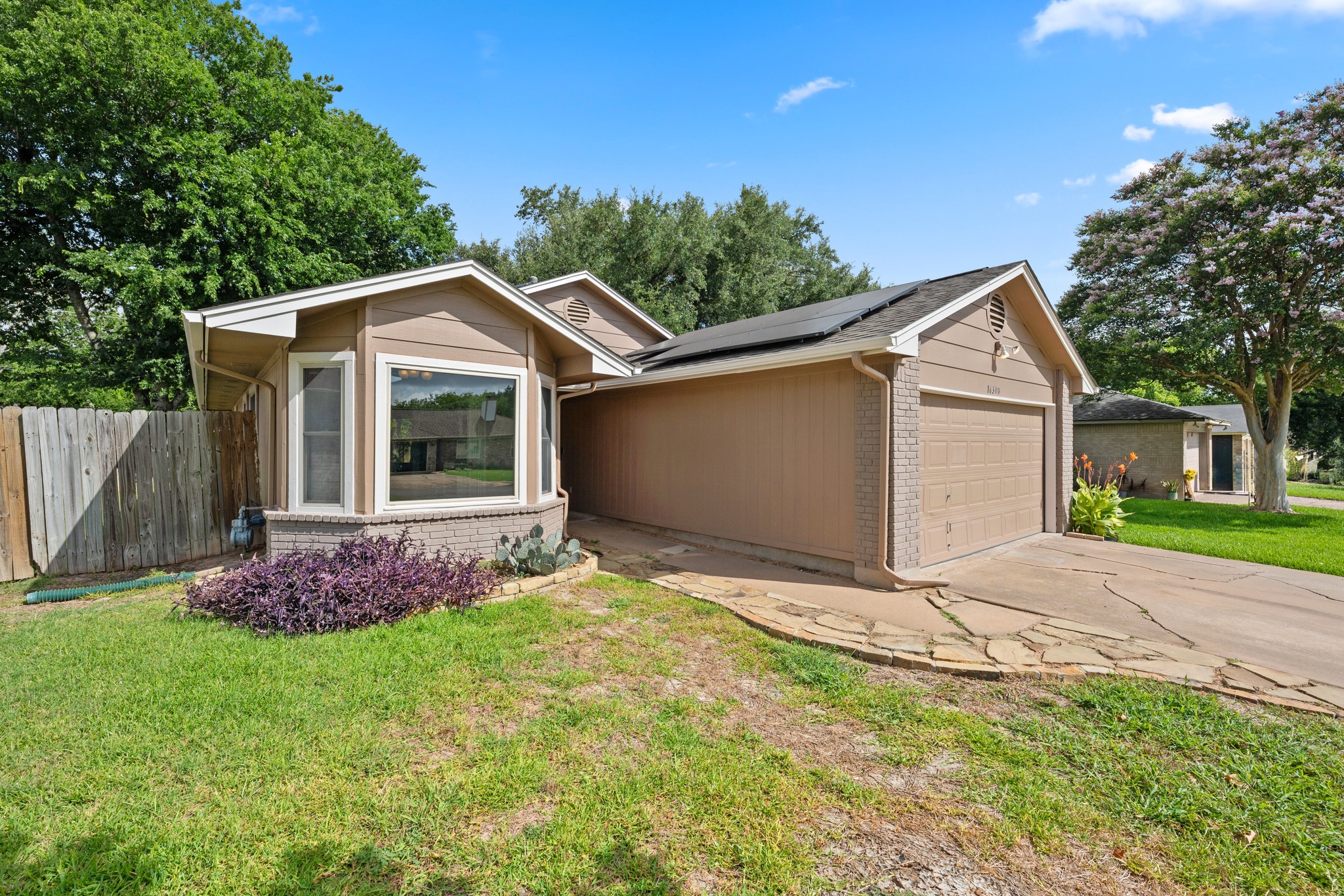 16308 Parkway Dr — photo