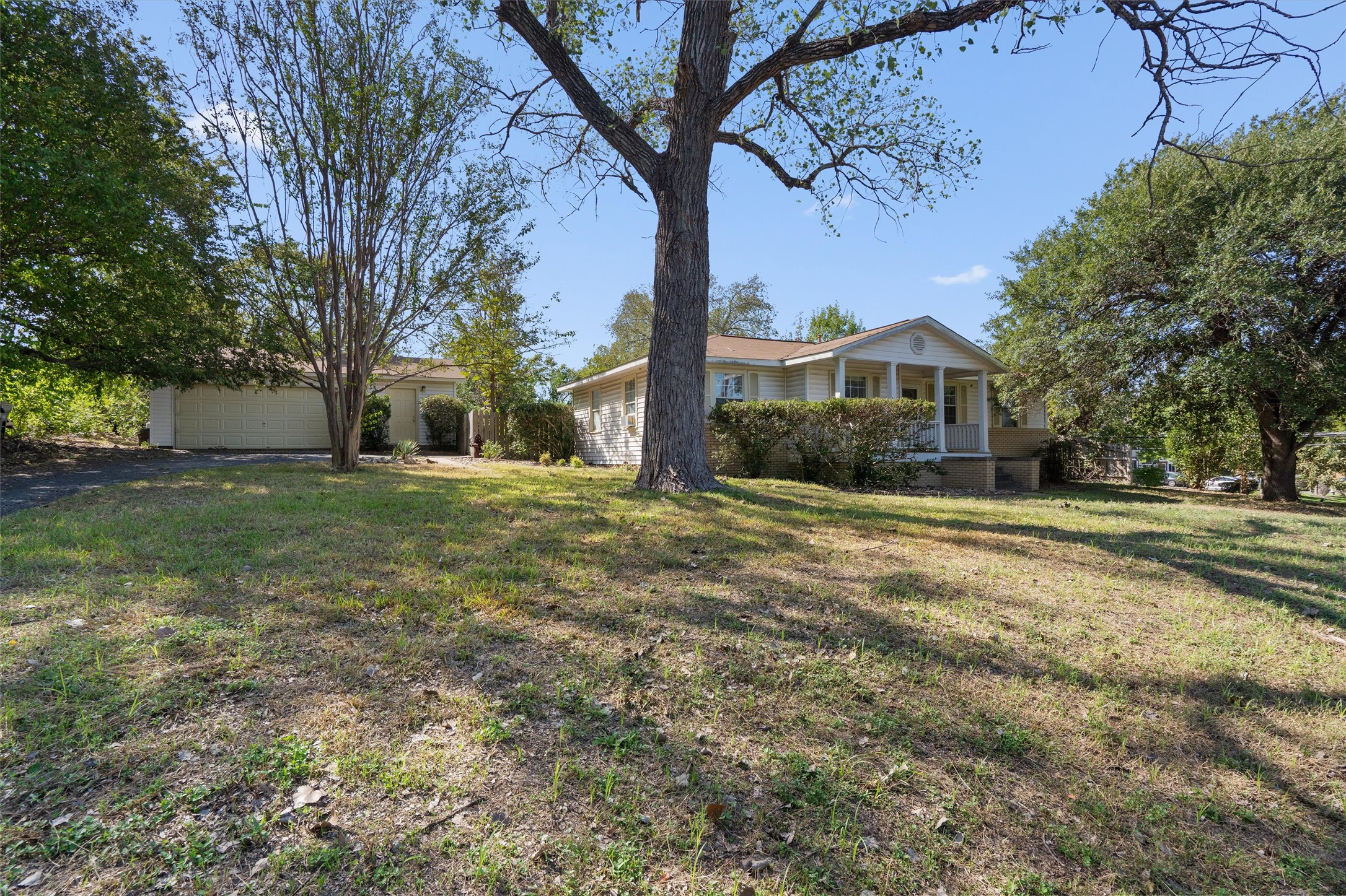 602 E 2nd Street, Georgetown, TX 78626 — photo 2