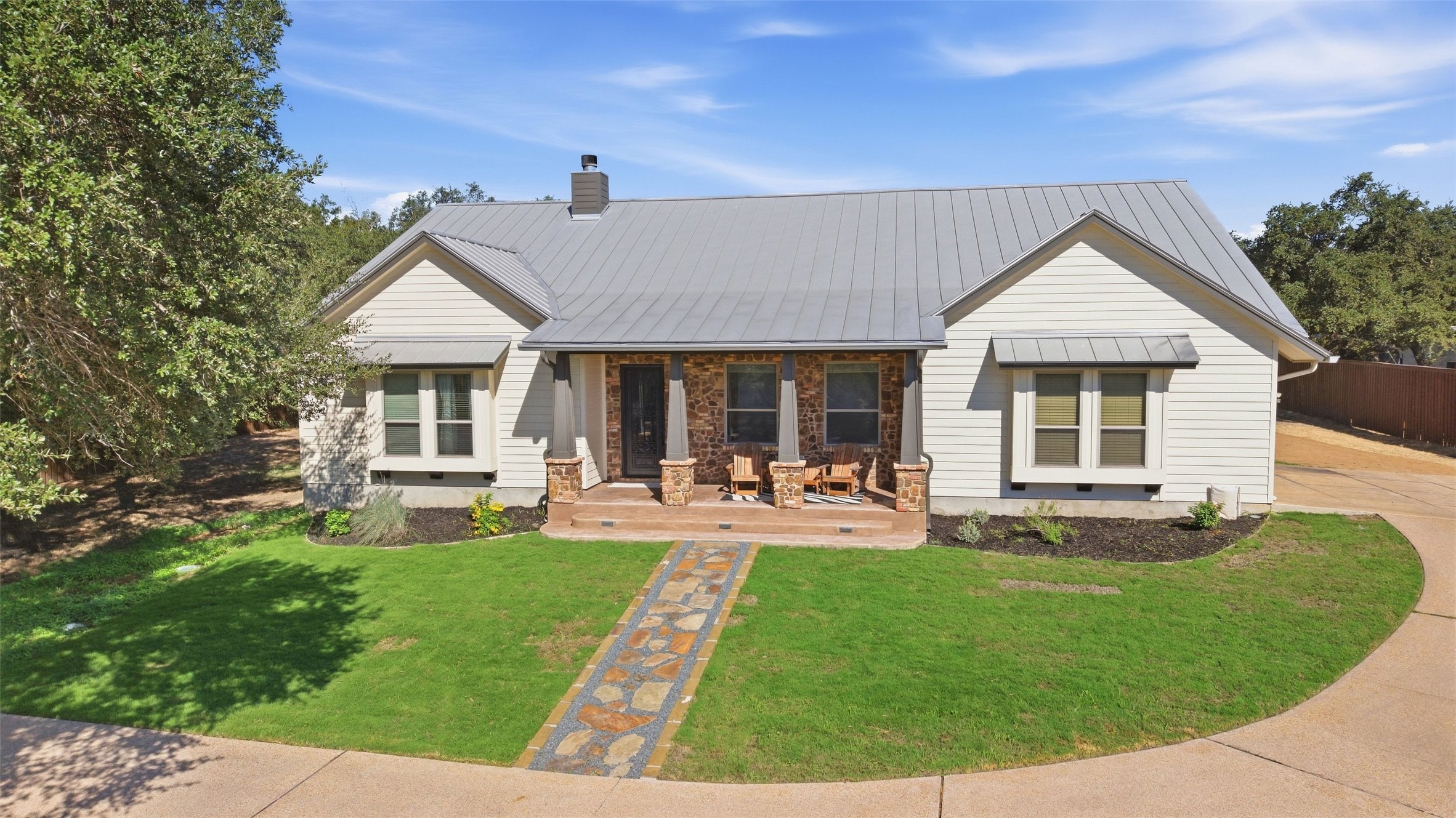 5910 Hudson Bend Rd — photo