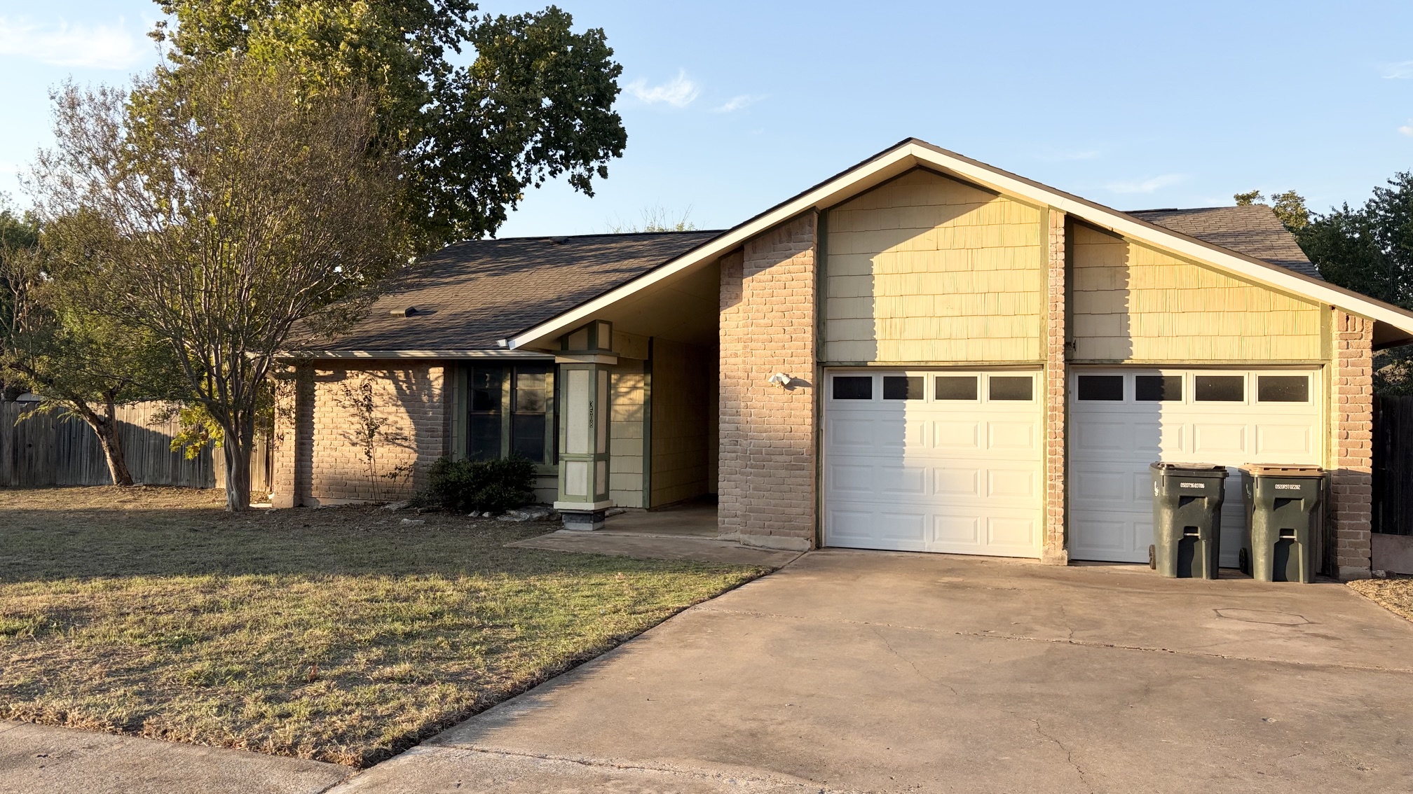 3508 Monument Dr — photo