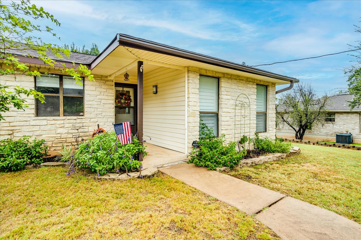 104 Clear Springs Road, Georgetown, TX 78628
