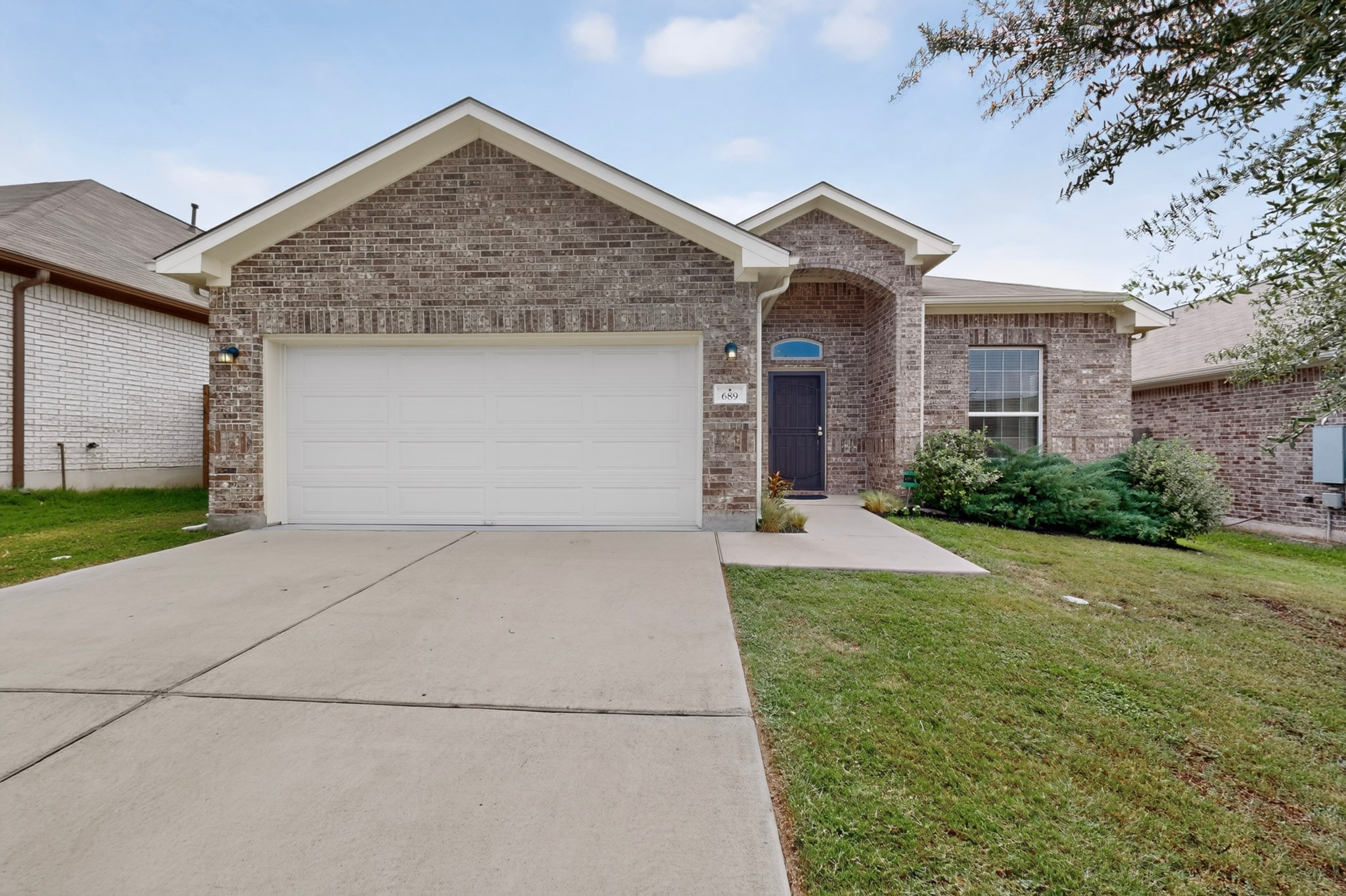 689 Leadtree Loop — photo