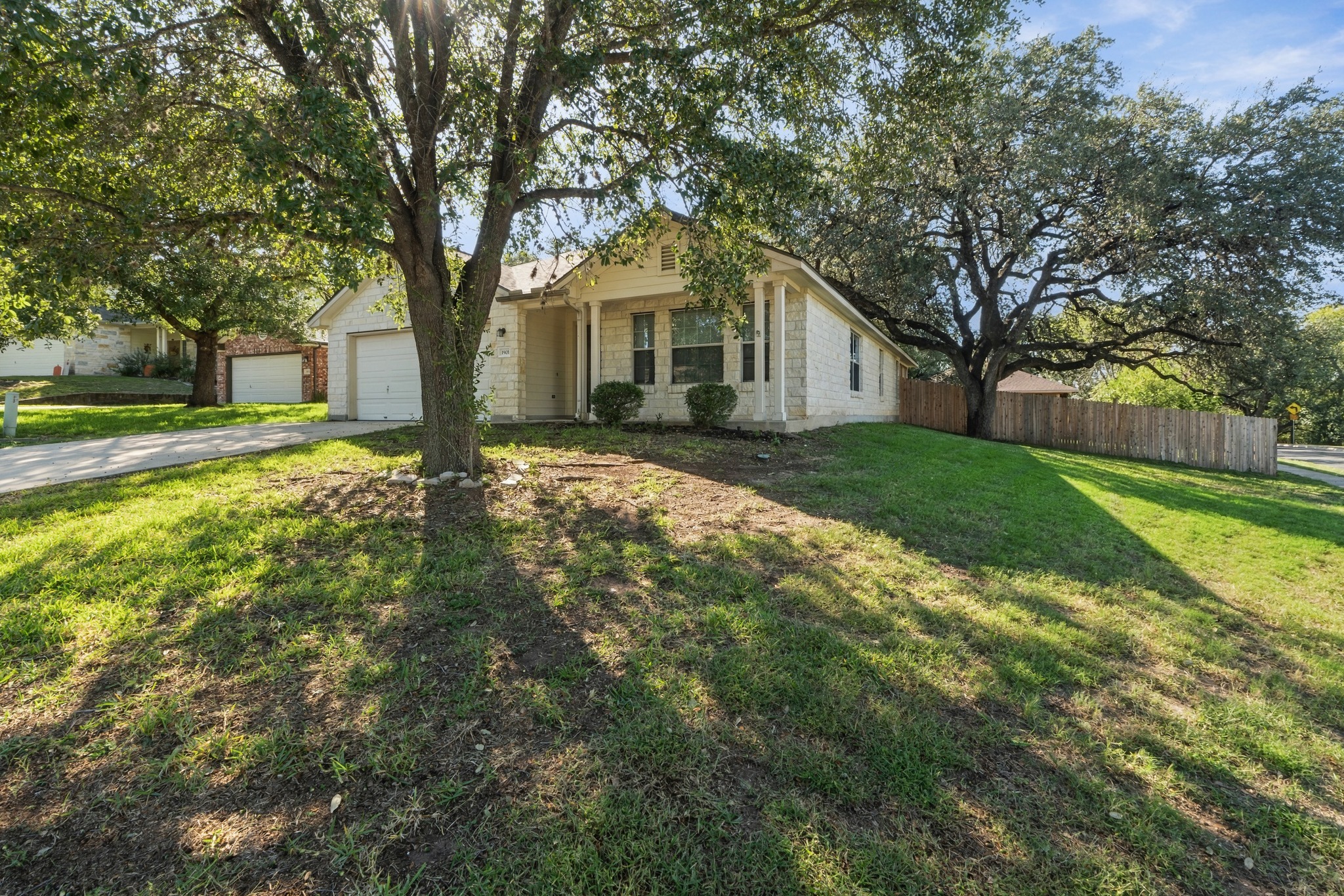 1901 Idlewilde Run Dr — photo