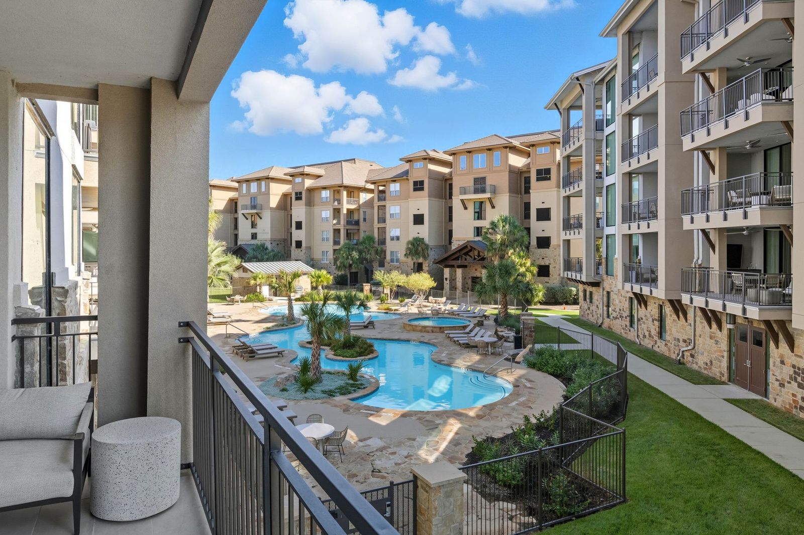 82 Island Dr 8202 — photo