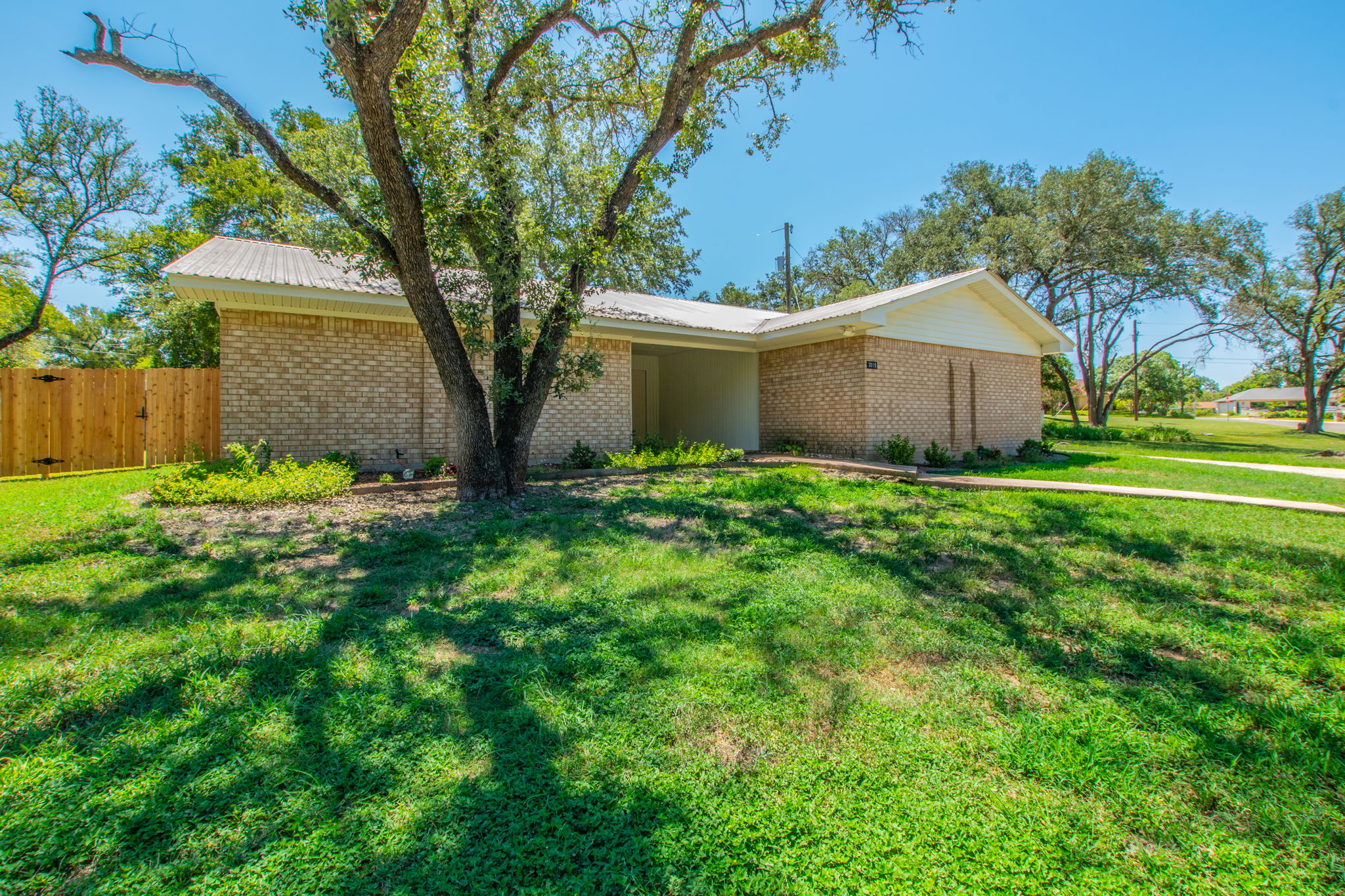 3019 Summit Dr — photo