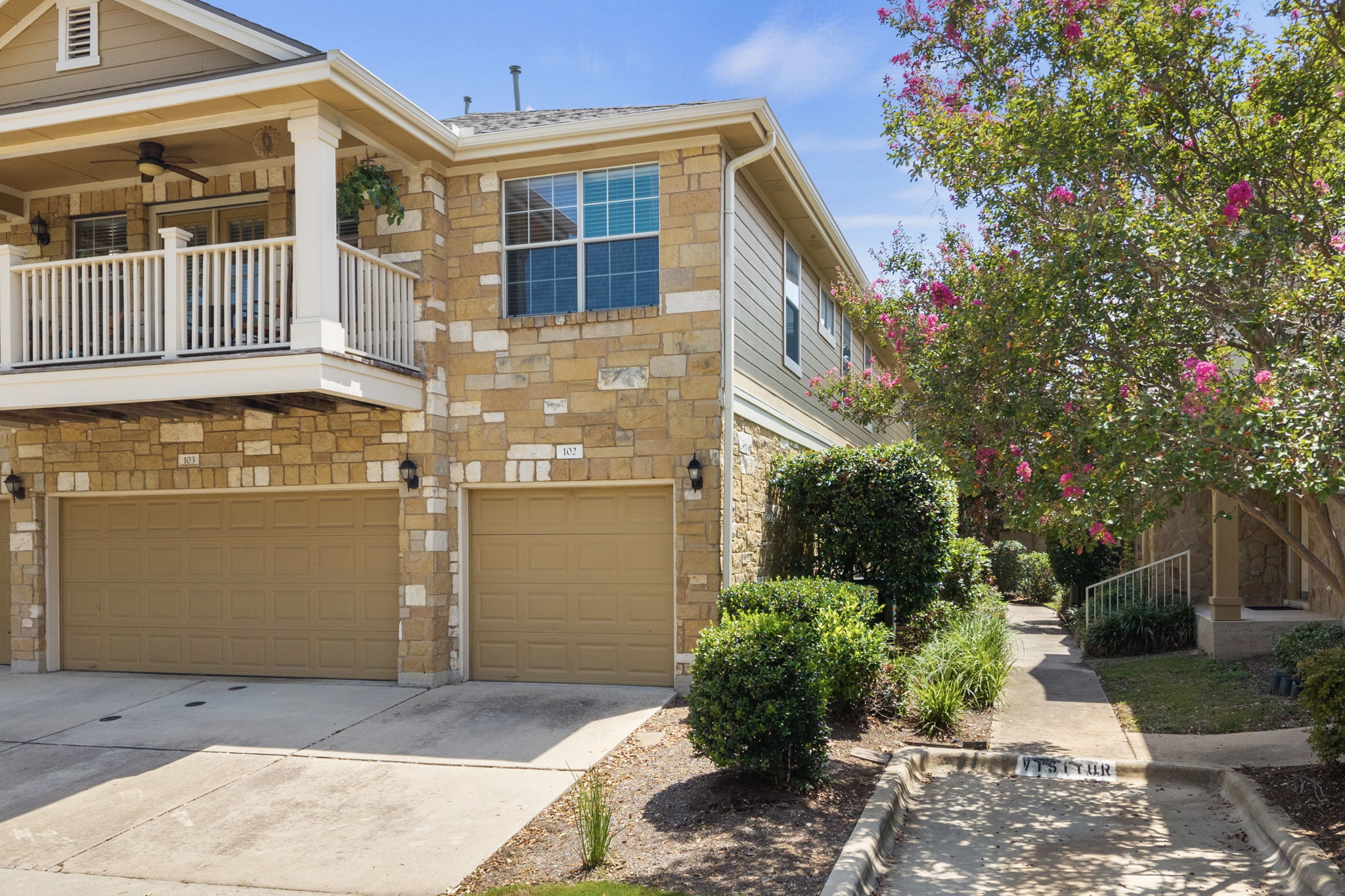 16100 S Great Oaks Dr 102 — photo