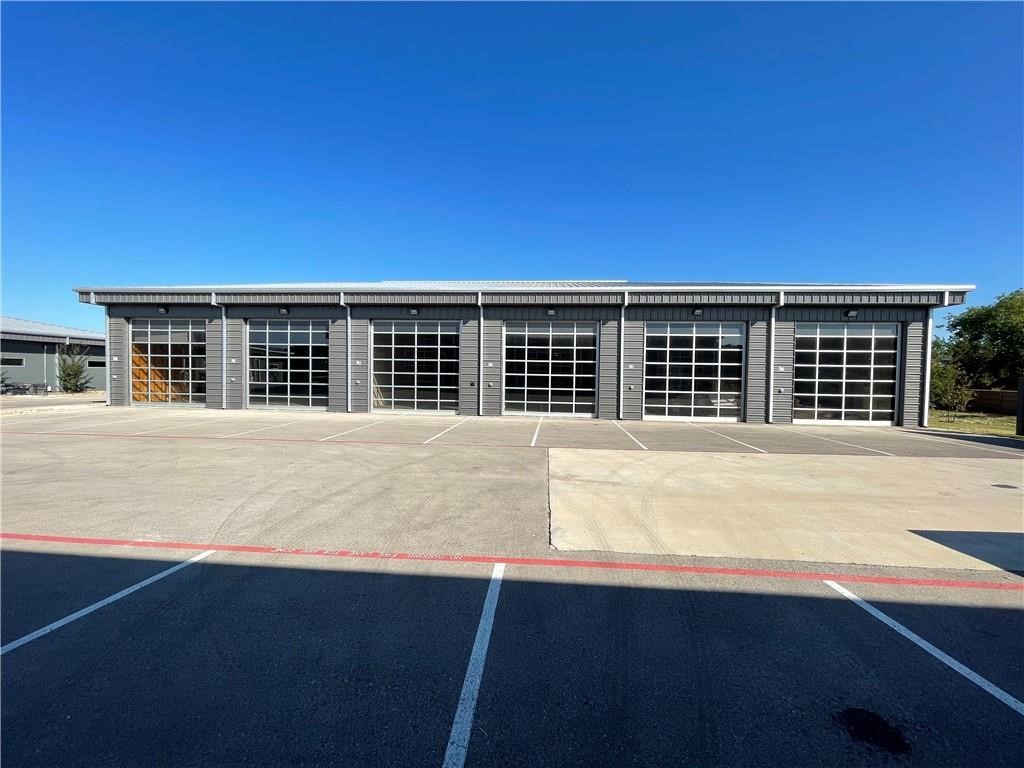 706 Leander Dr 701-702 — photo