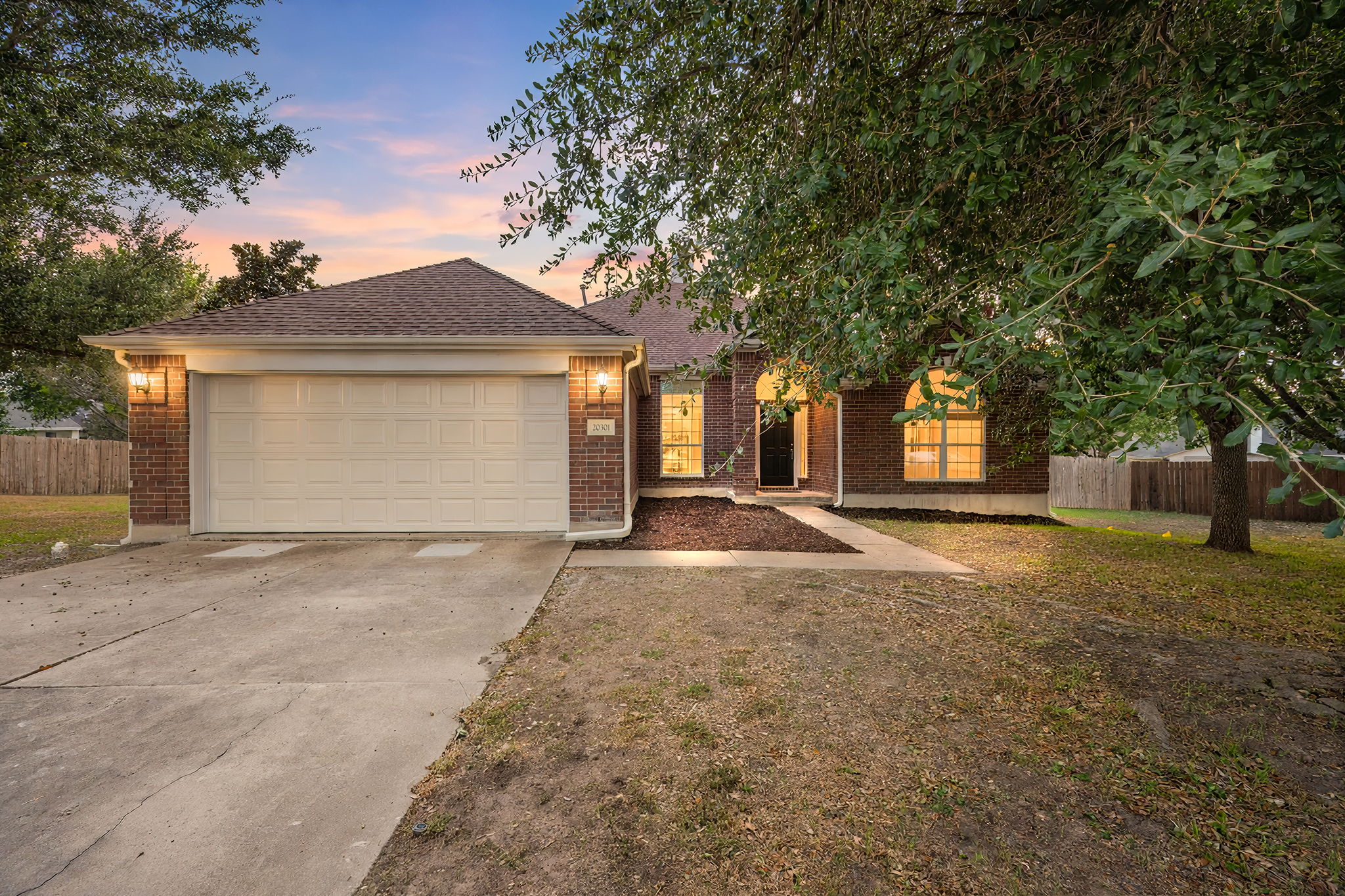 20301 Wayzata Ct — photo