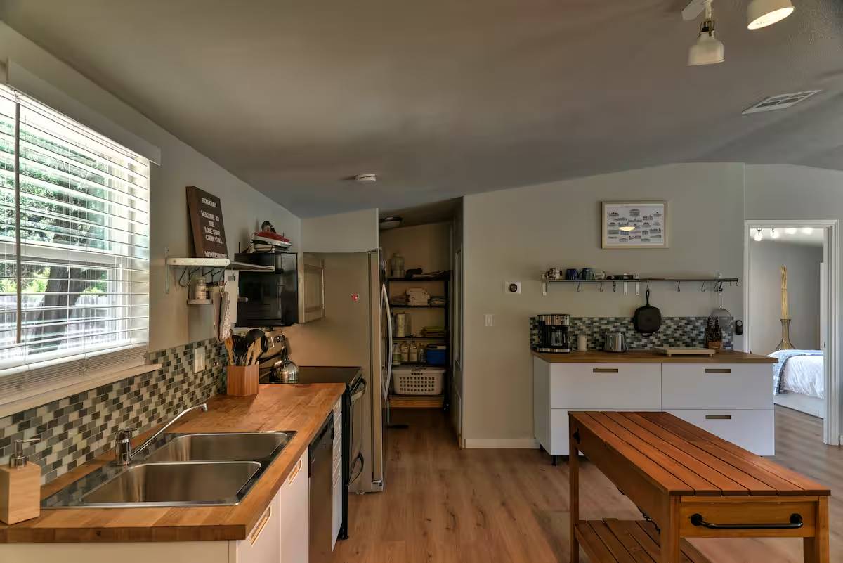 8807 High Valley Road, Austin, TX 78737 — photo 3