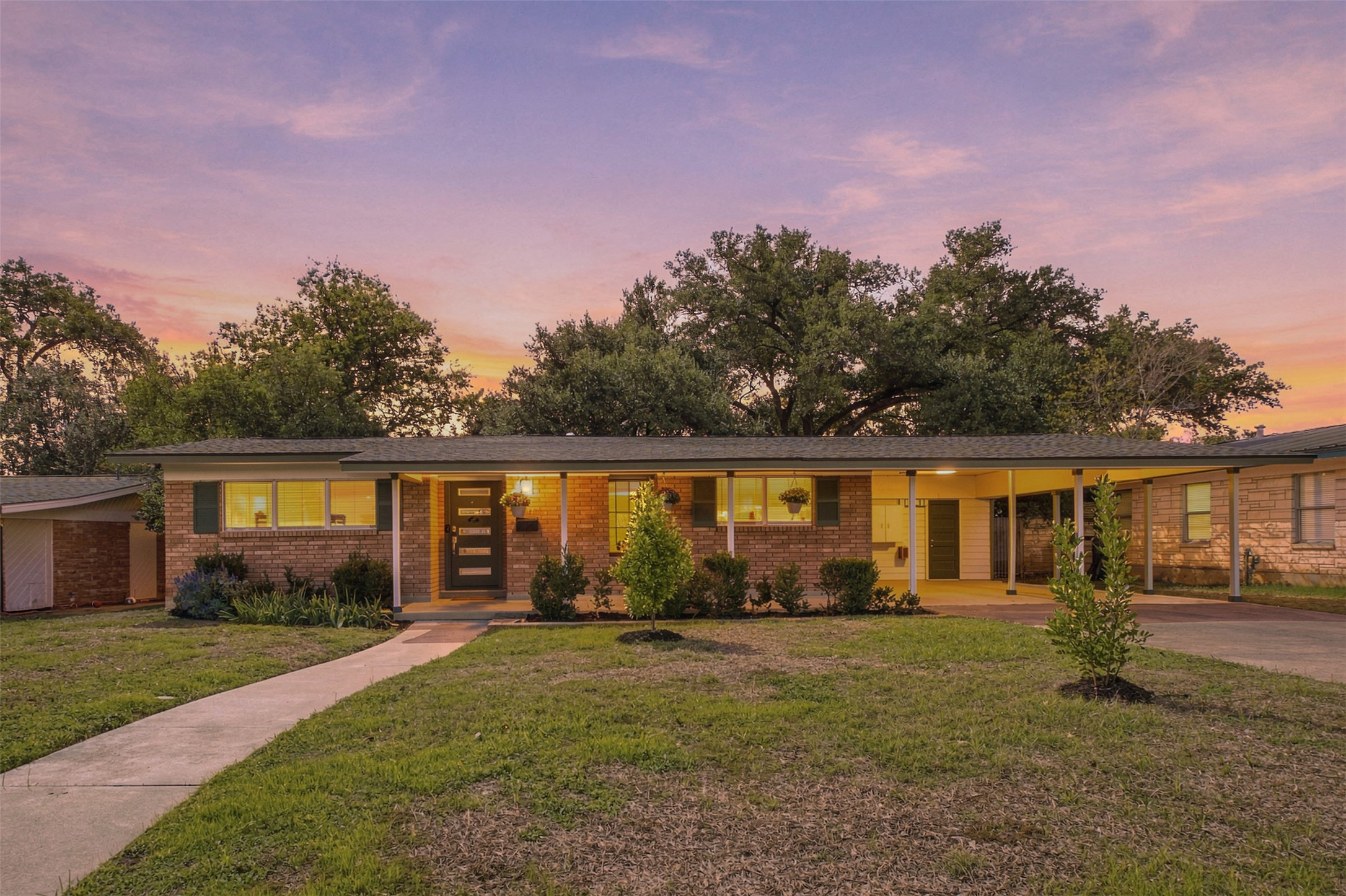 1419 Cloverleaf Dr — photo