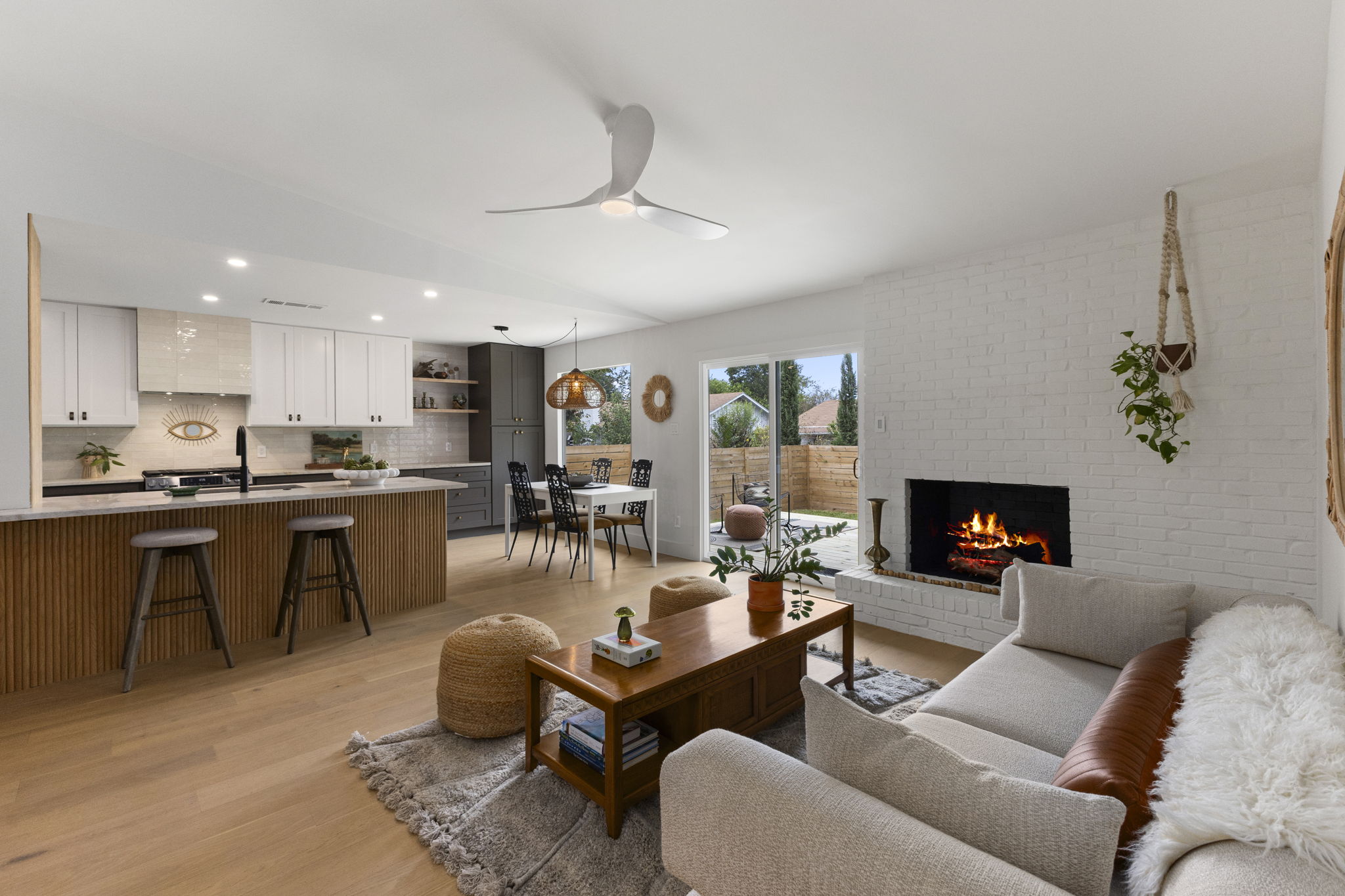 2512 McGregor Dr — photo