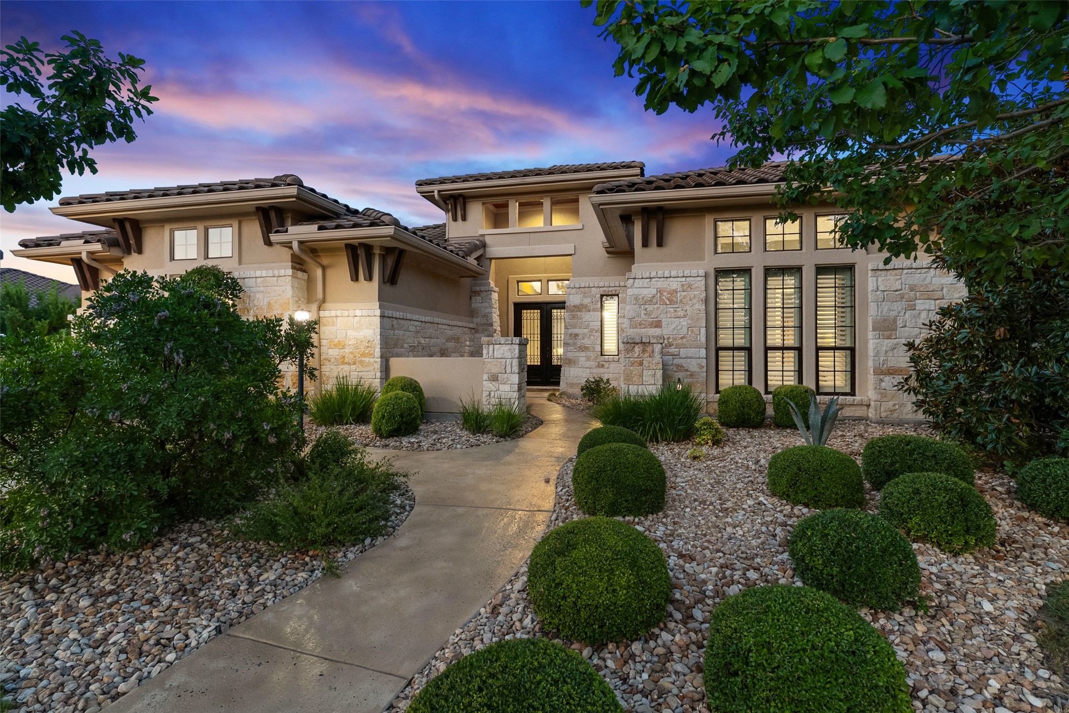 203 Bisset Ct — photo