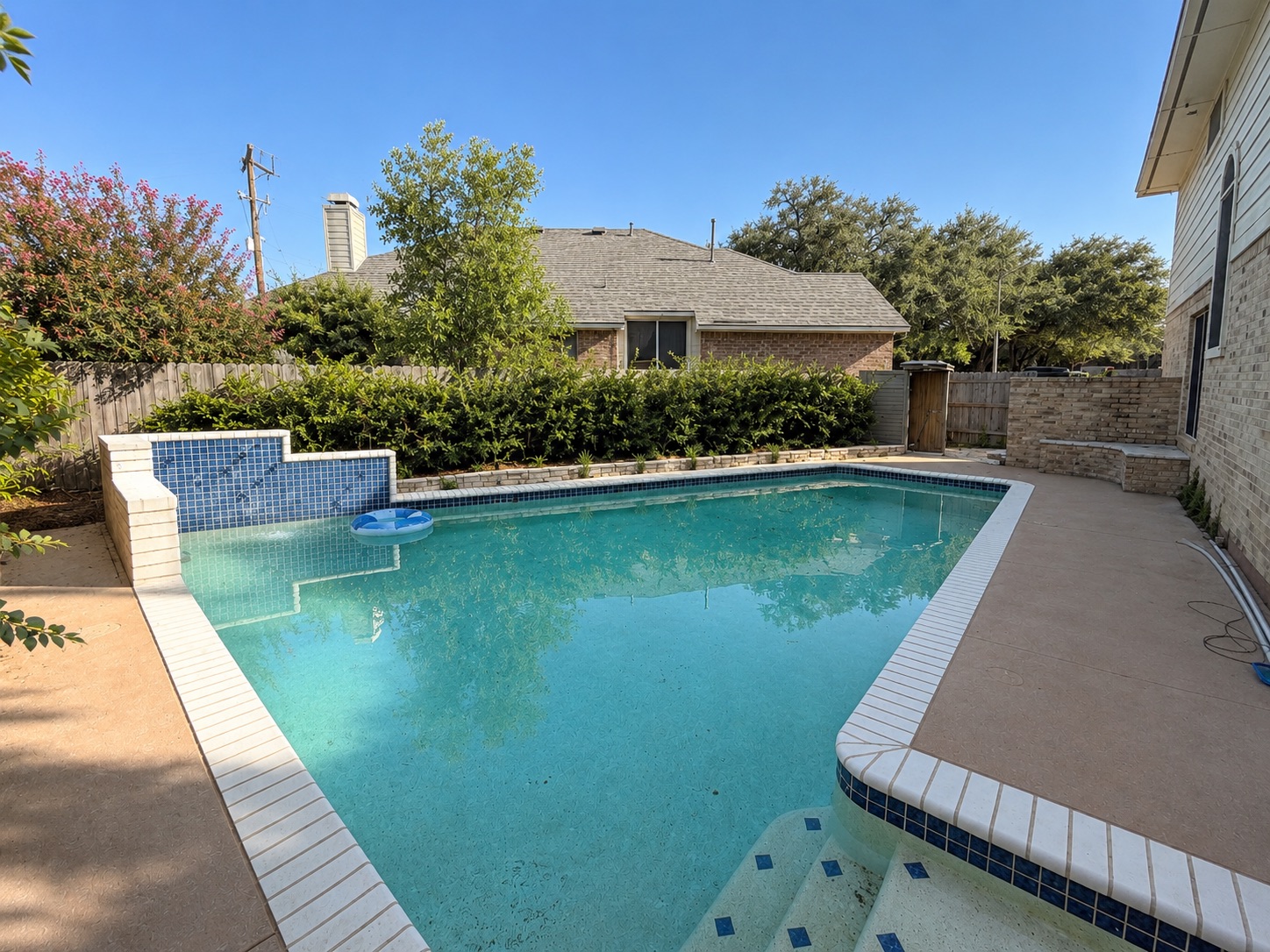1610 Juniper Ridge Loop — photo
