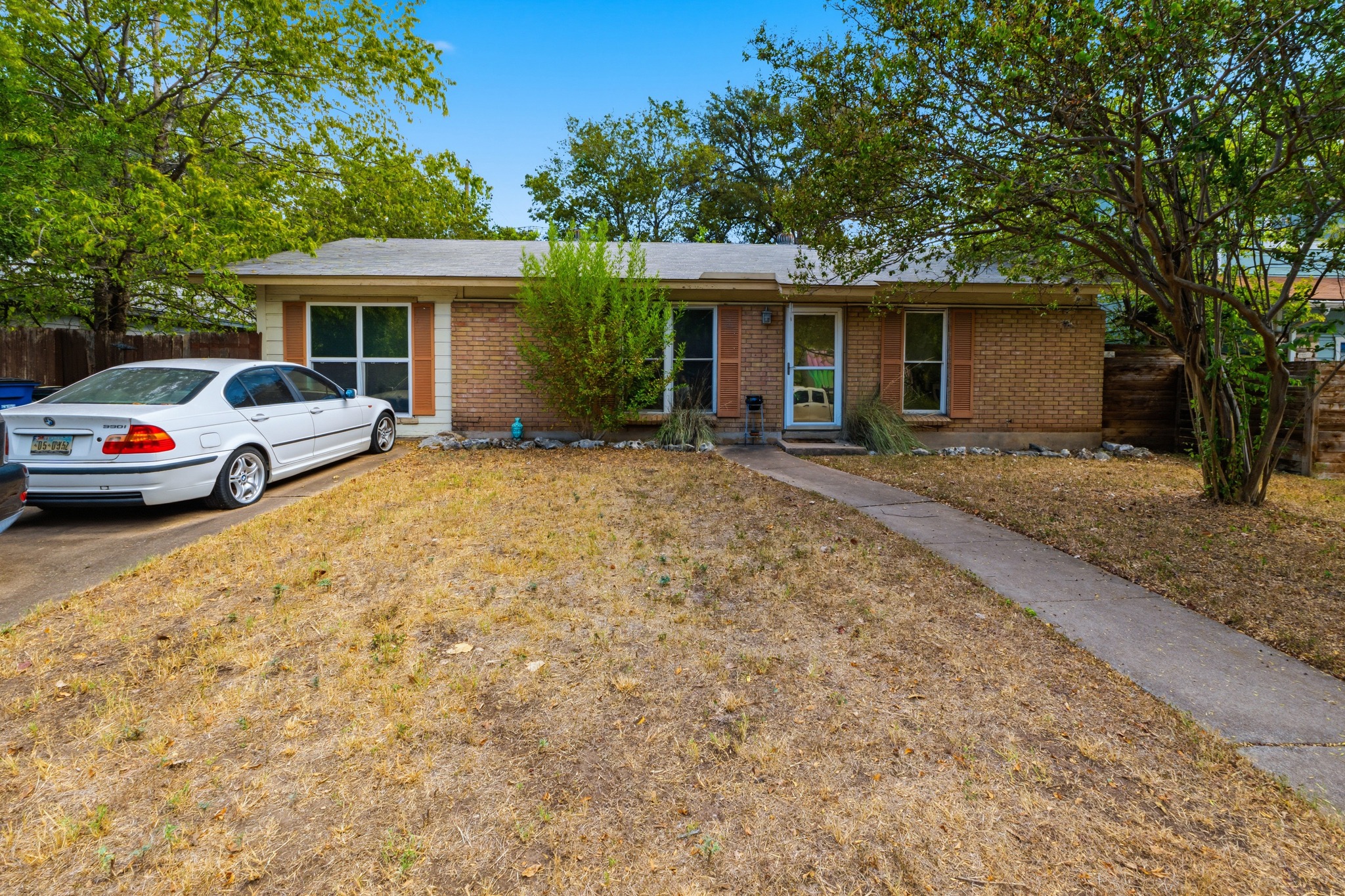 1600 Grayford Dr — photo