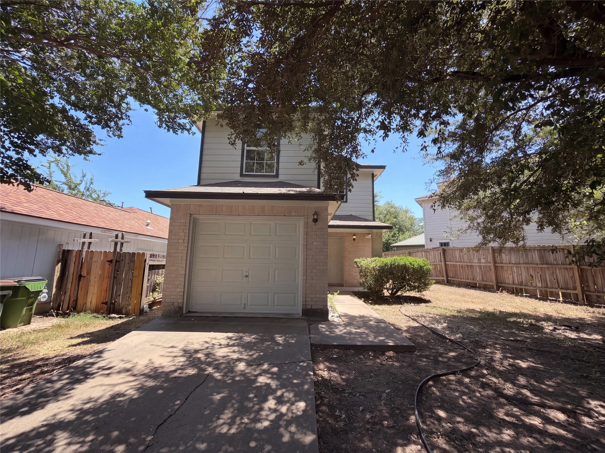1555 Parkfield Cir — photo