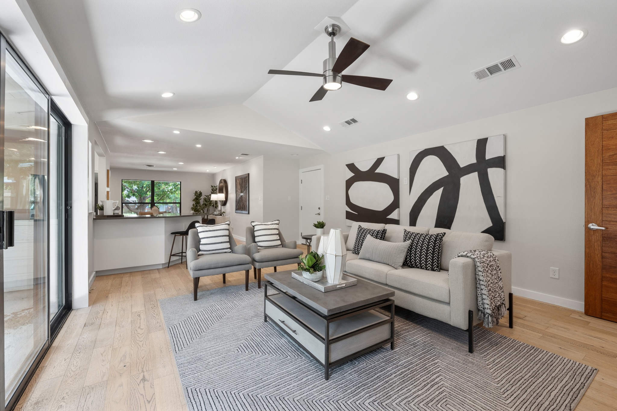 2611 East Side Drive, Austin, TX 78704 — photo 2