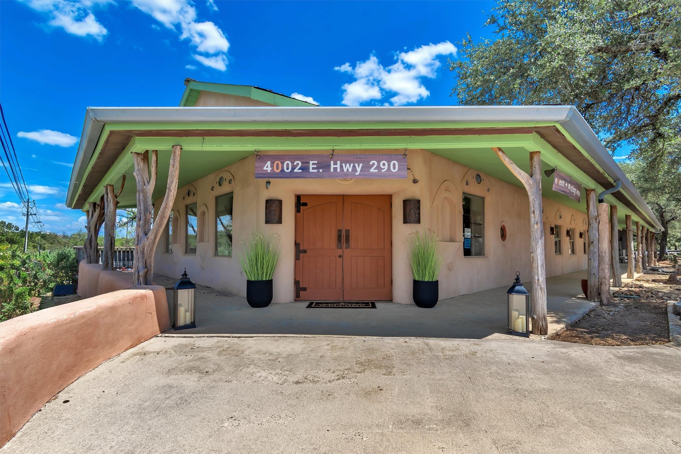 4002 E Highway 290 Highway — photo