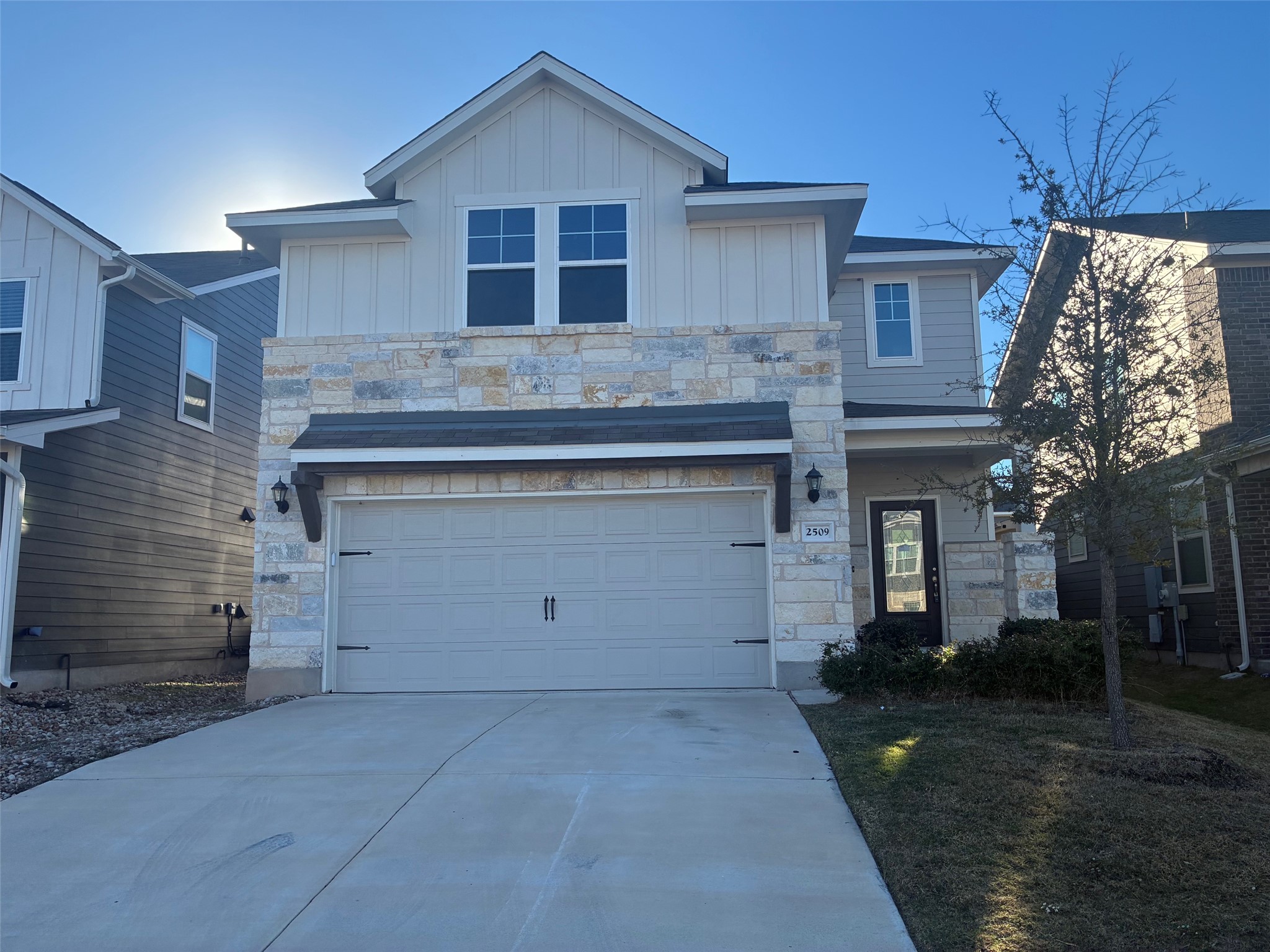 2509 Berryville Ln — photo