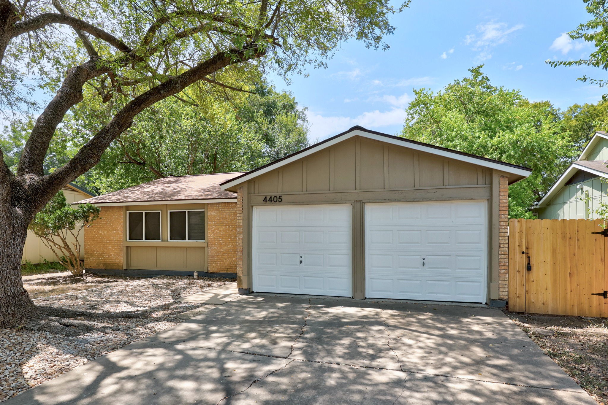 4405 Dovehill Dr — photo