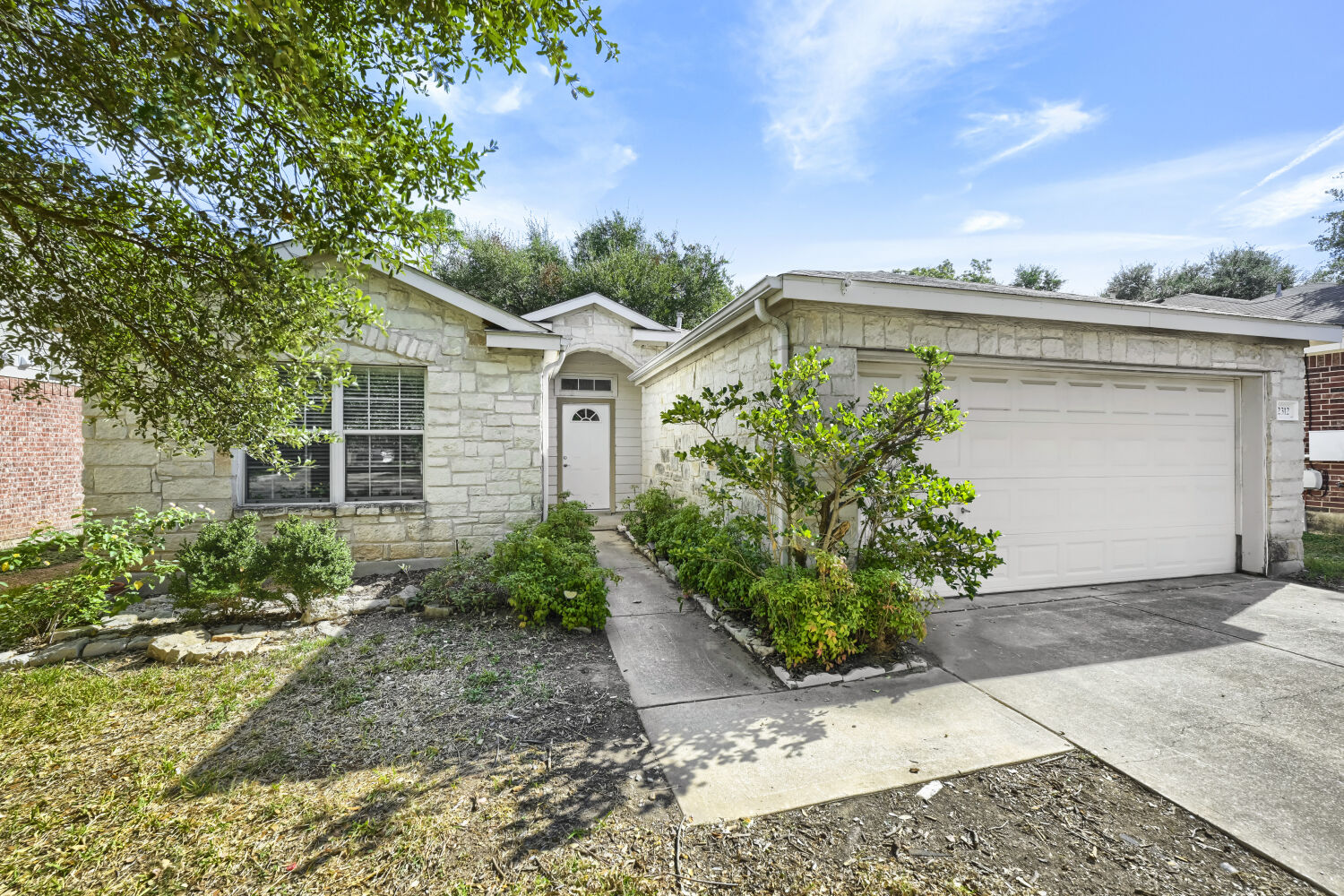 2312 Natalie CV — photo