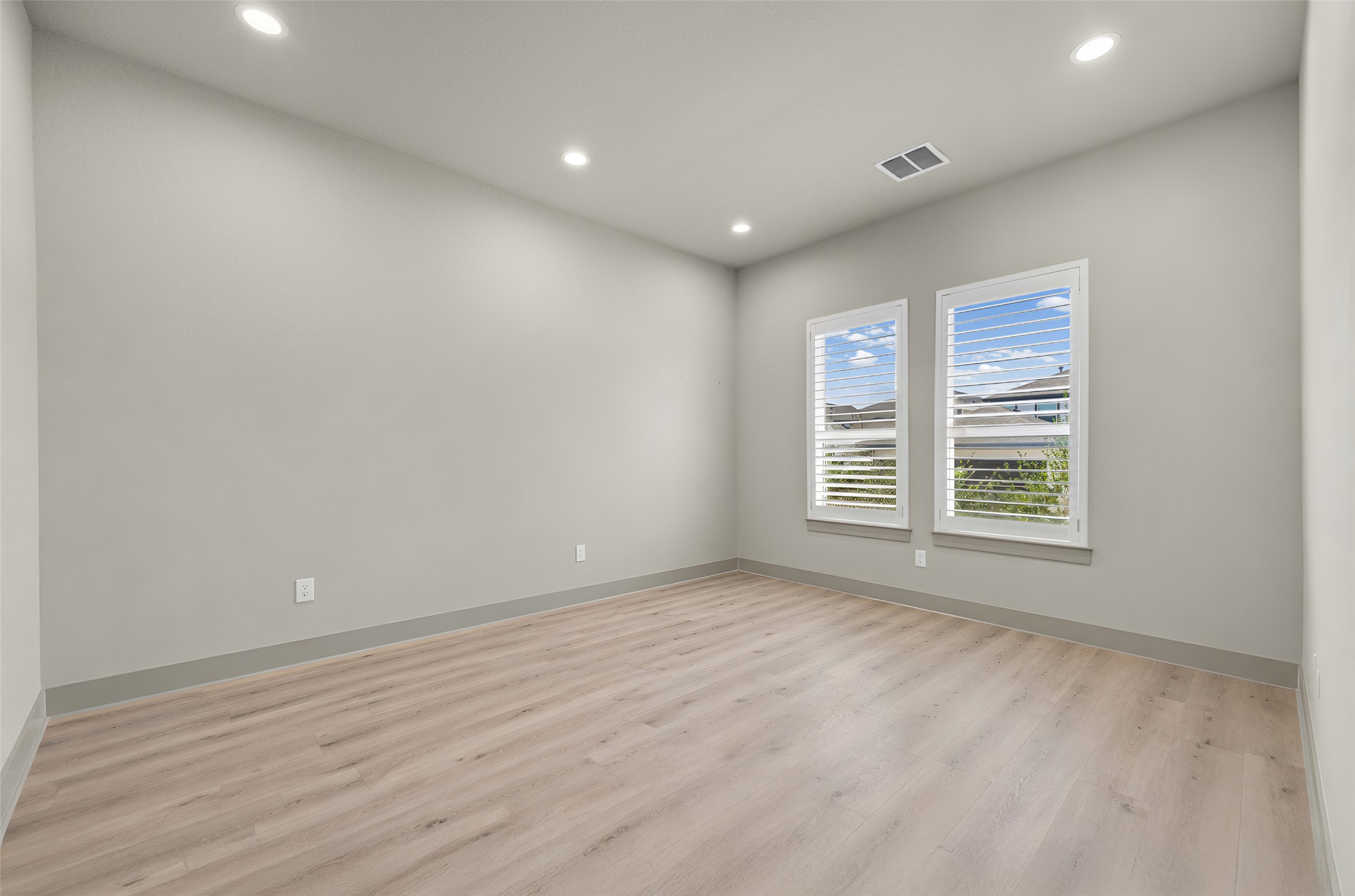 10824 E Crystal Falls Pkwy 506 — photo