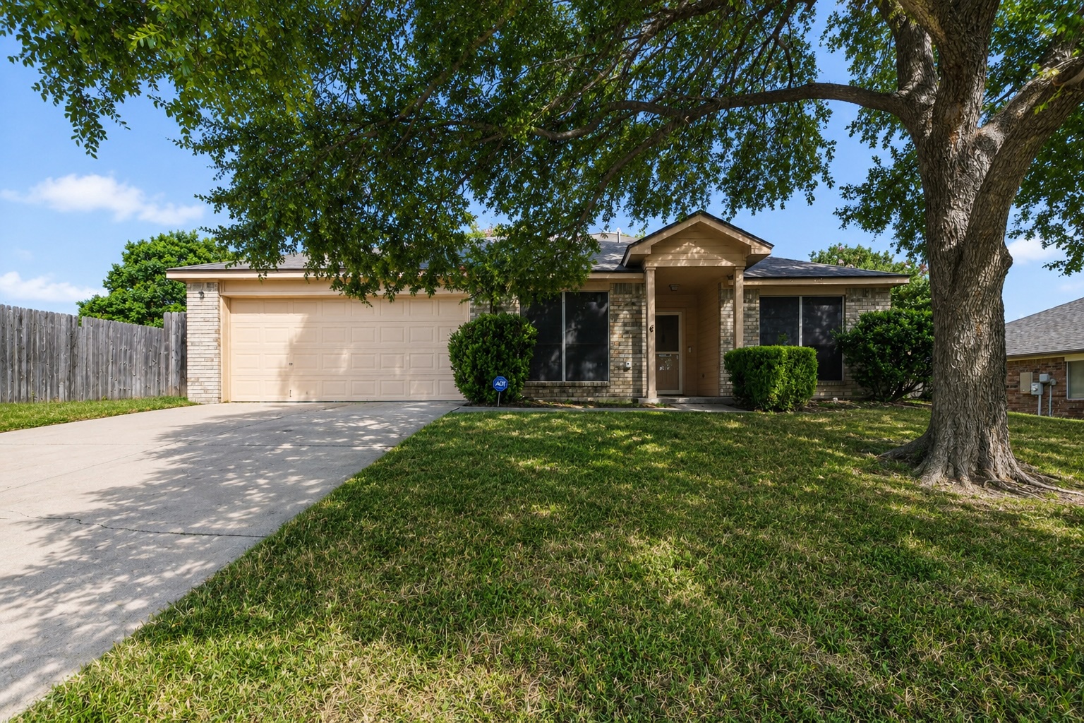 3015 O W Curry Dr — photo