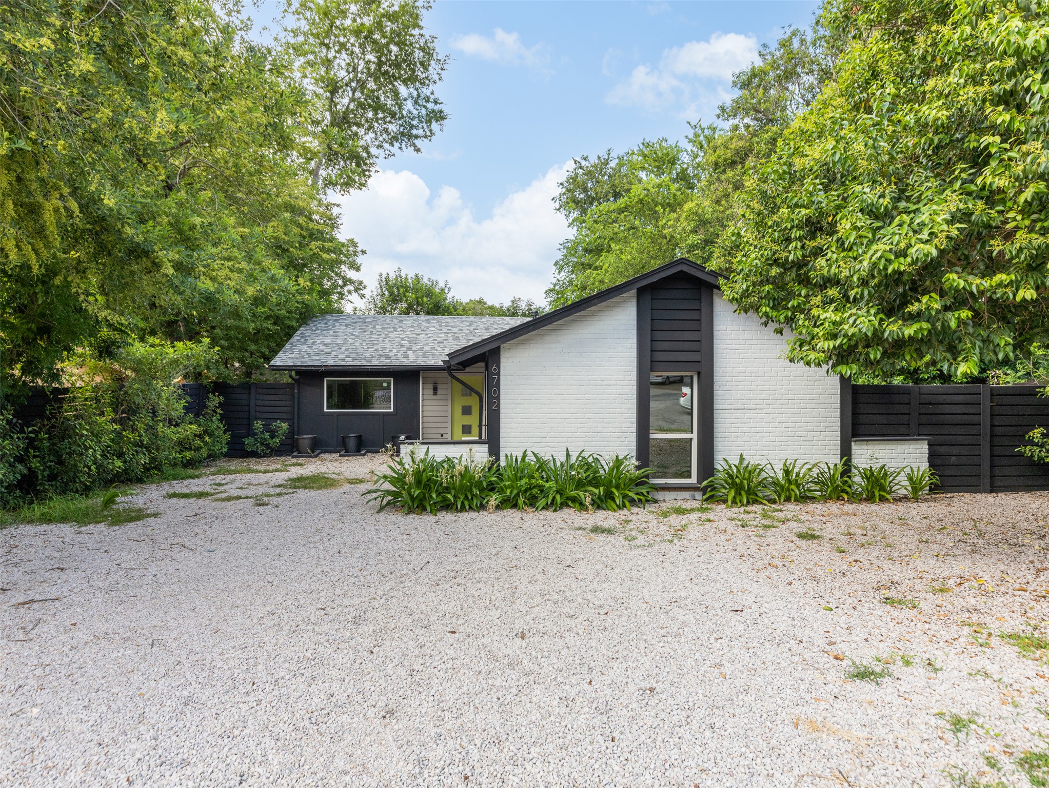 6702 Rockridge Ct — photo